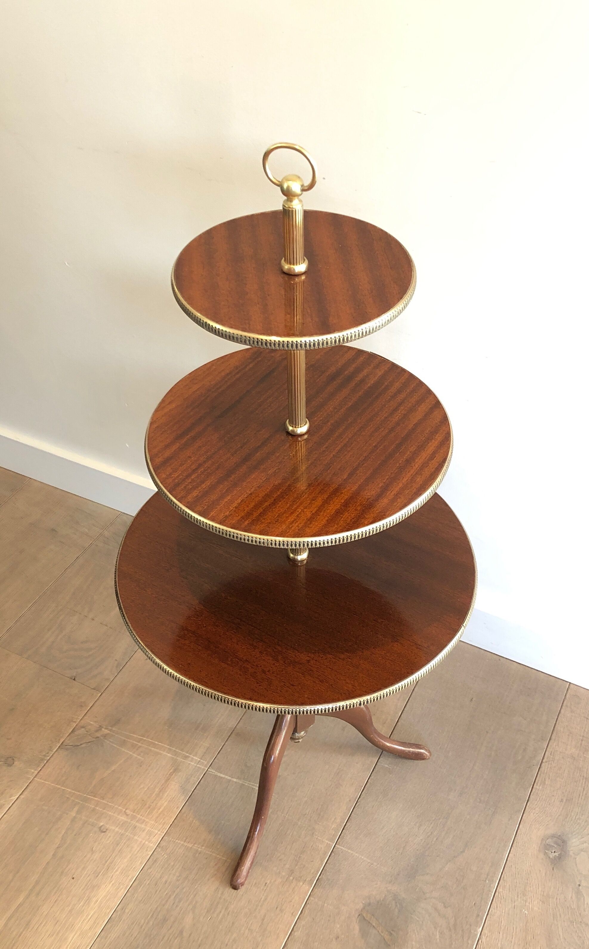 Round table of neoclassical style with triple plateaux 1940