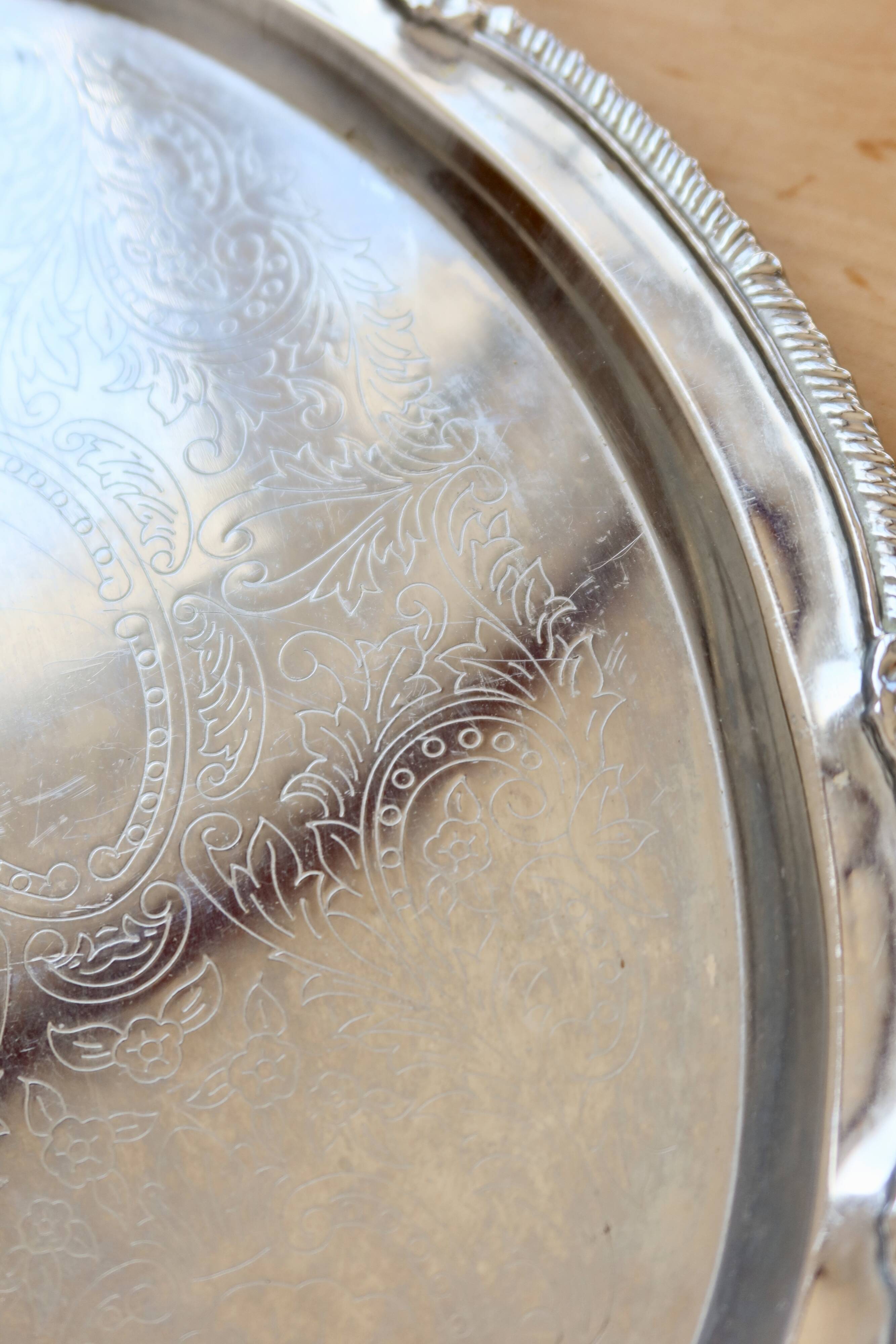 Vintage oval silver-plated serving tray – Engraved rococo decoration
