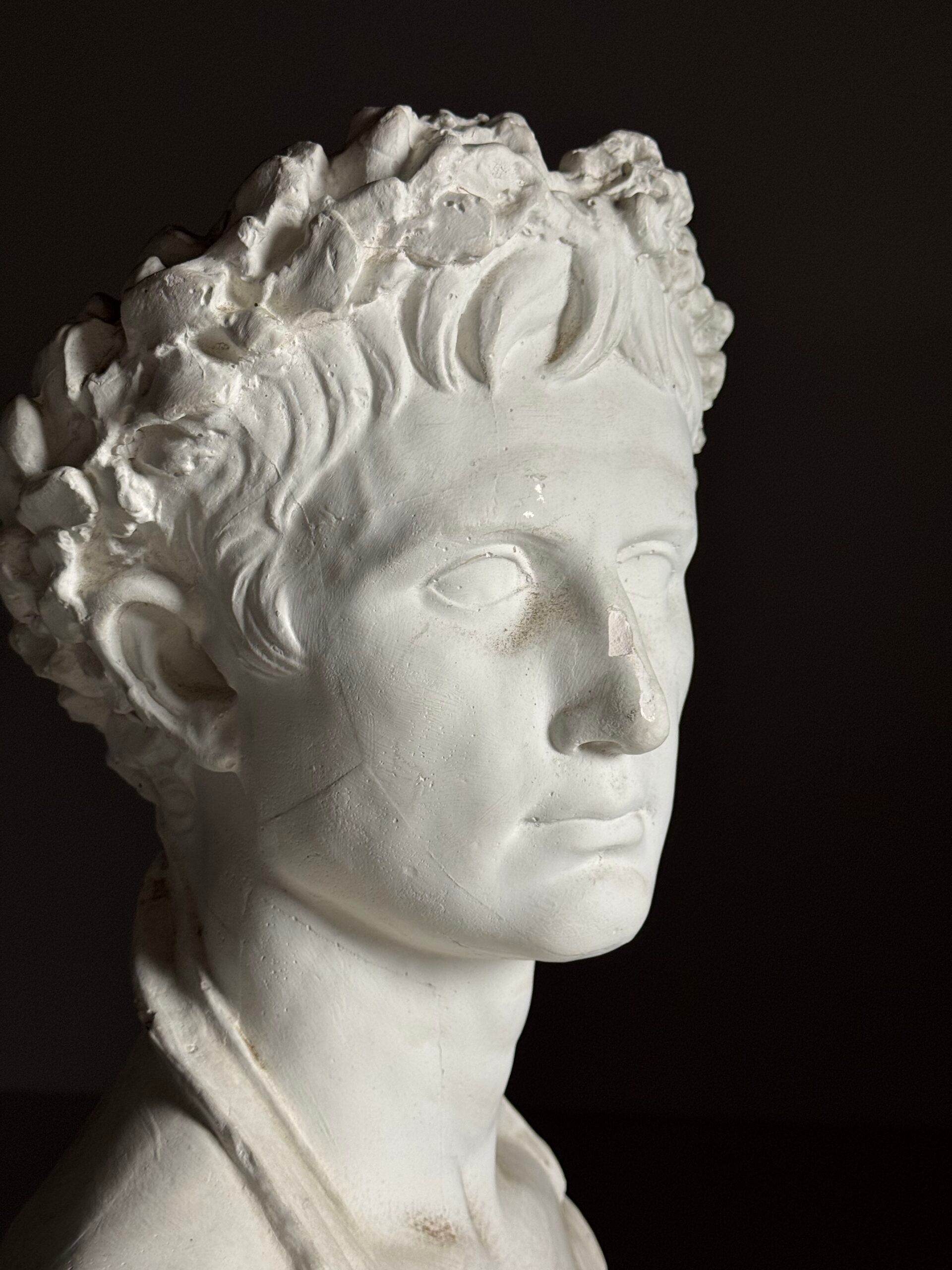 Buste en plâtre de l'empereur Auguste