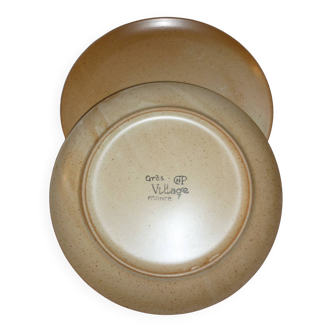 Paire de 2 assiettes plates  en grès CNP Village