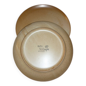 Pair of 2 CNP Village stoneware dinner plates