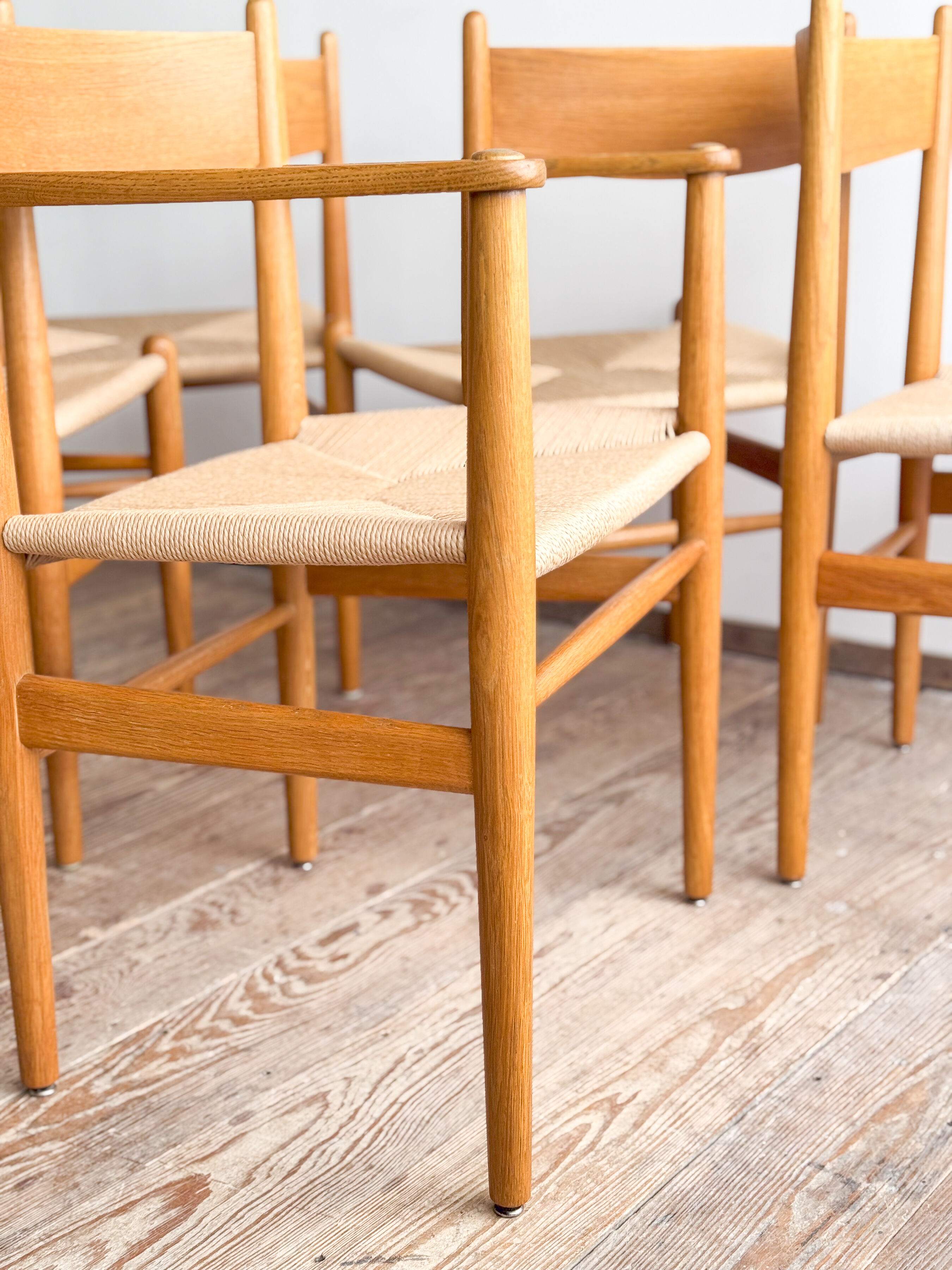 Ensemble de 6 chaises CH36 + 1 fauteuil CH37 de Hans J. Wegner en chêne