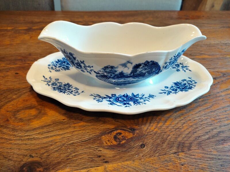 Saaucière porcelain Sarreguemines old romantic décor blue