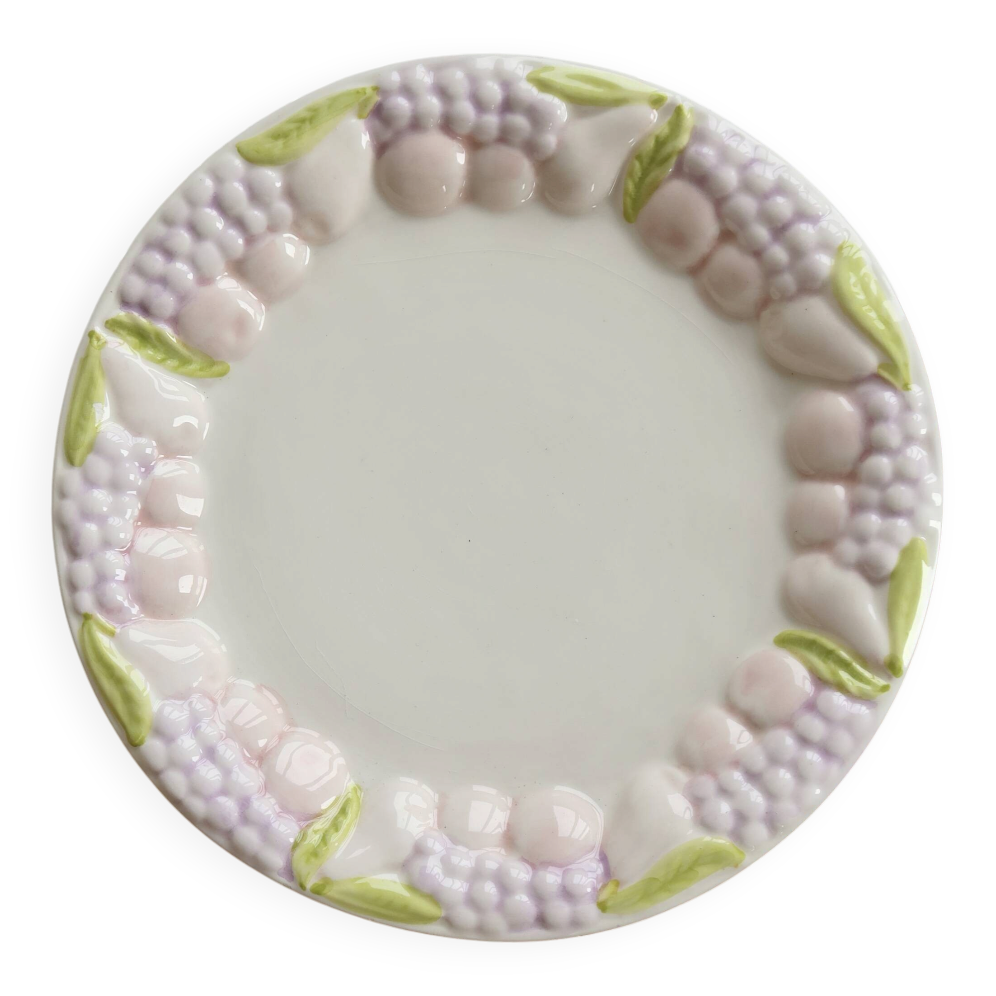Vintage barbotine plate – Fruit decoration