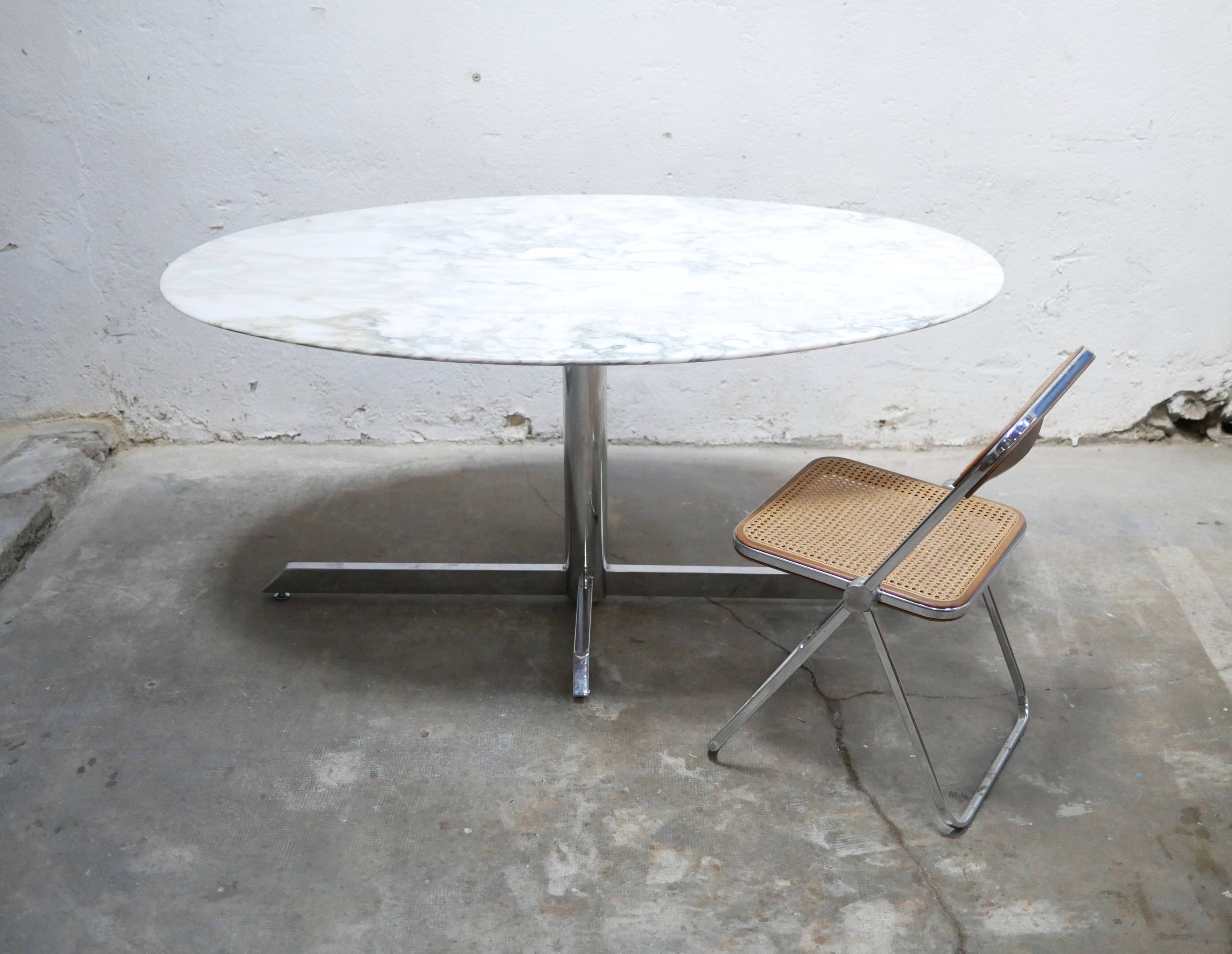 Vintage oval marble table produced by Roche Bobois