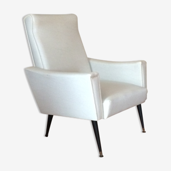 Armchair of the years vintage 50/60.en white leatherette