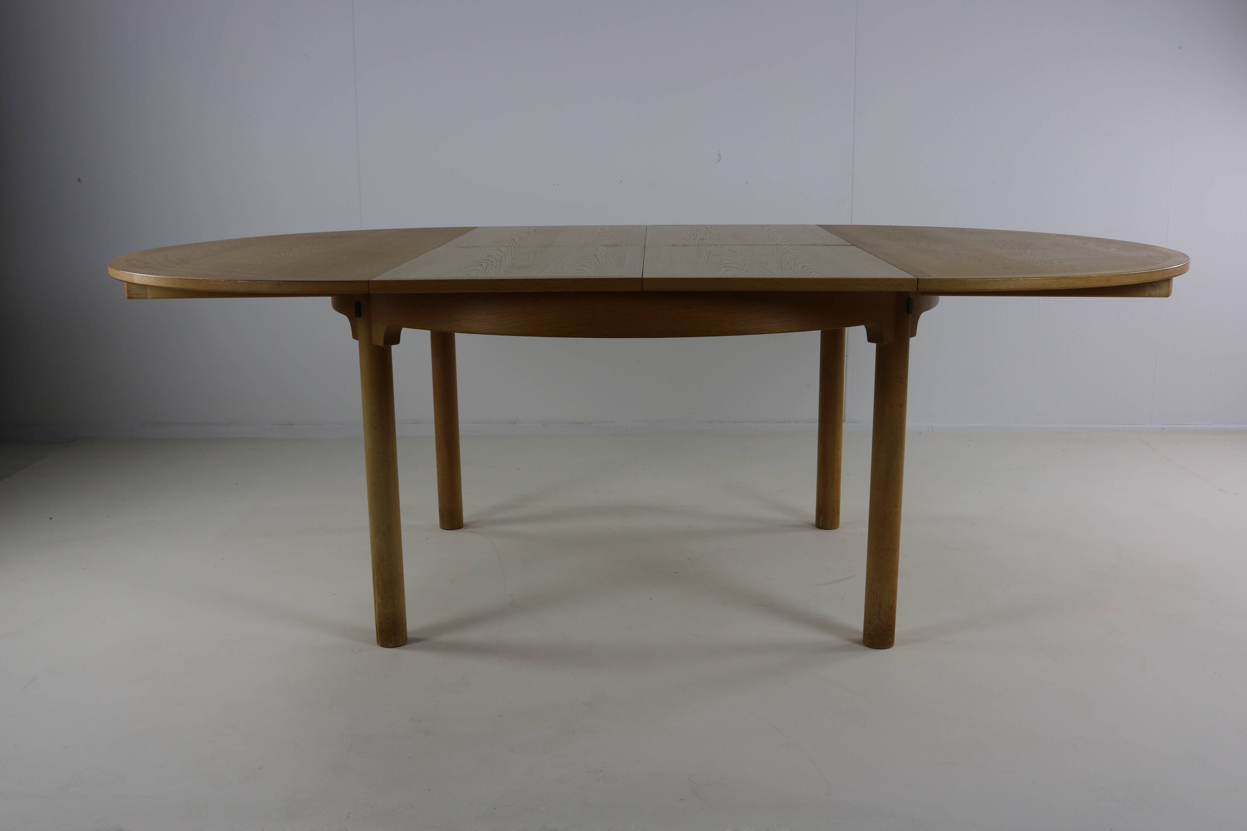 Large extendable dining table Børge Mogensen
