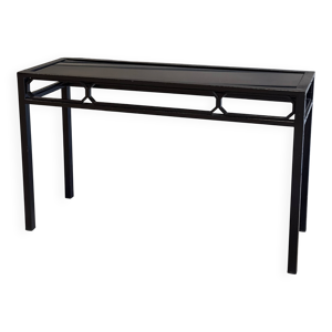 console noire en métal