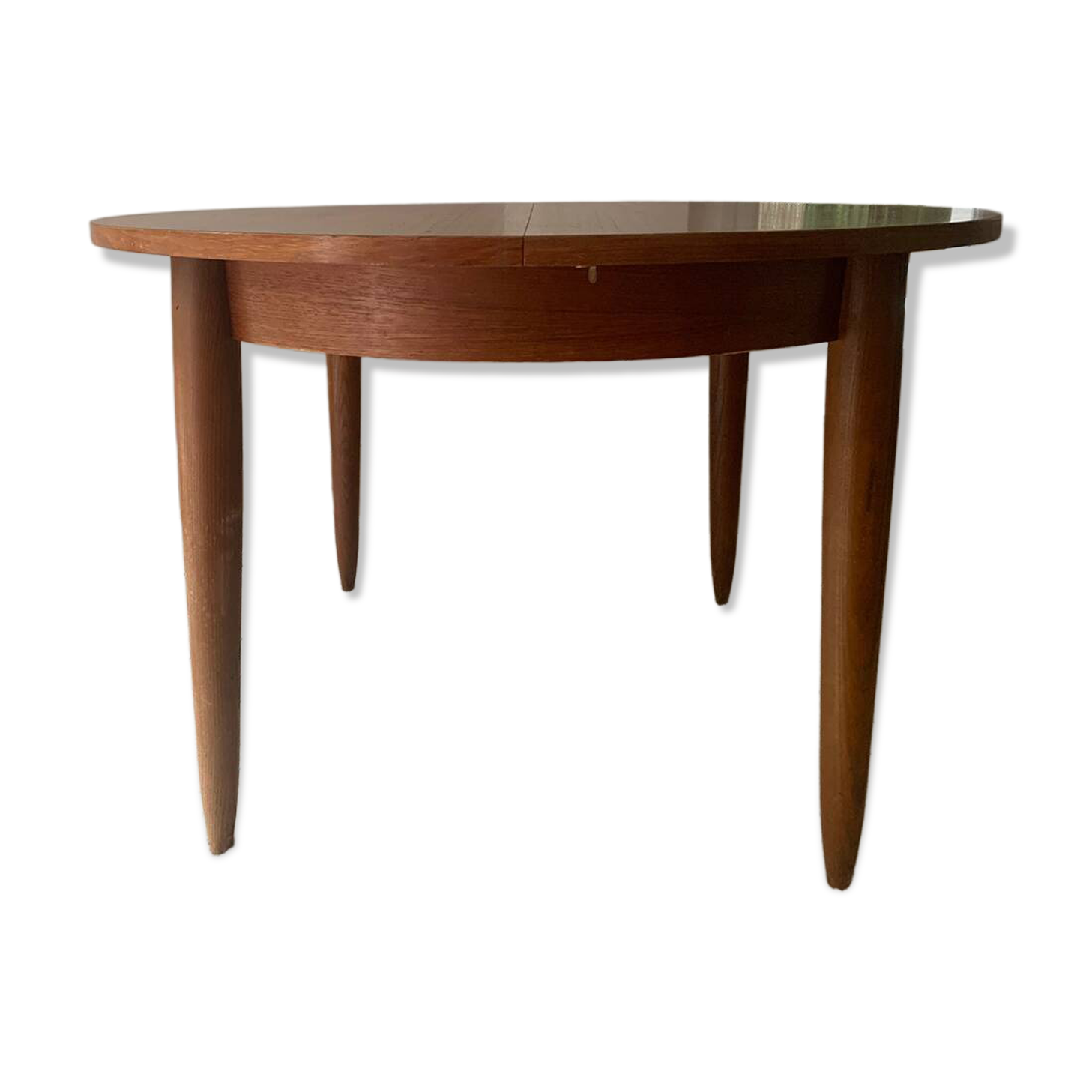 Vintage MDK extendable round table in teak, Scandinavian design from the 1960s.