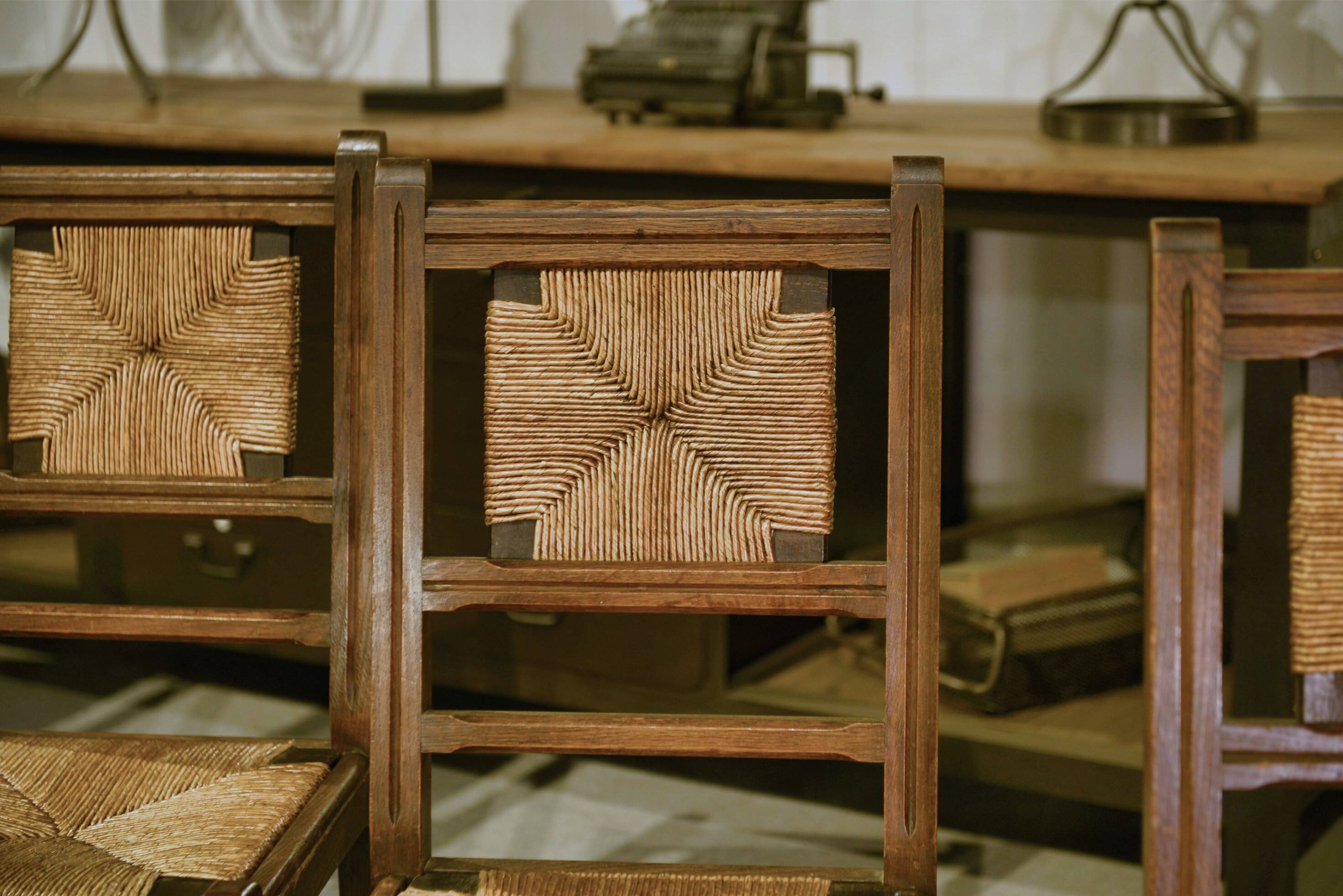 Set of 6 rustic oak chairs from the 1960s.