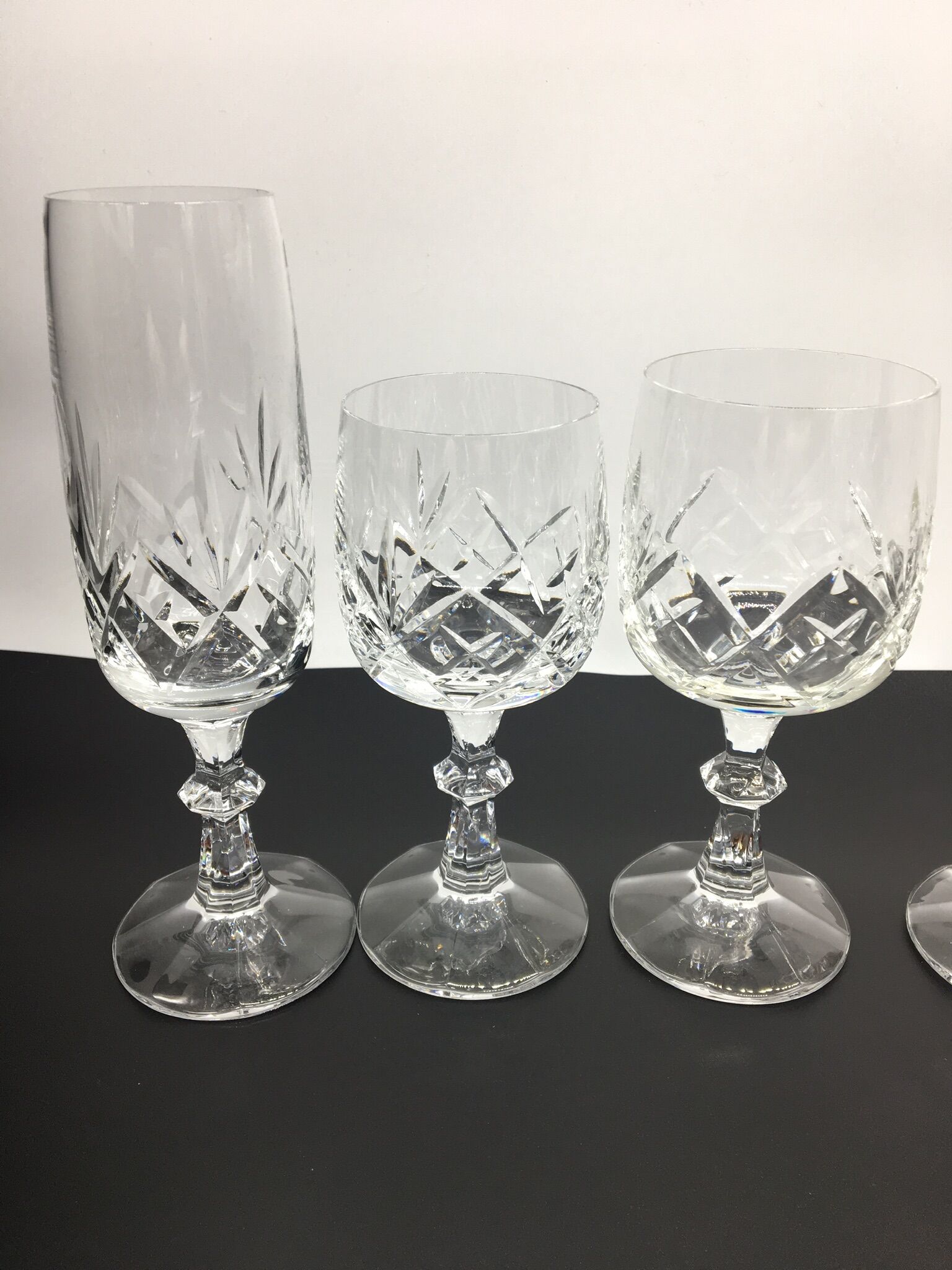Cut crystal glasses: duo, 6 champagne, wine and water glasses from the 60s