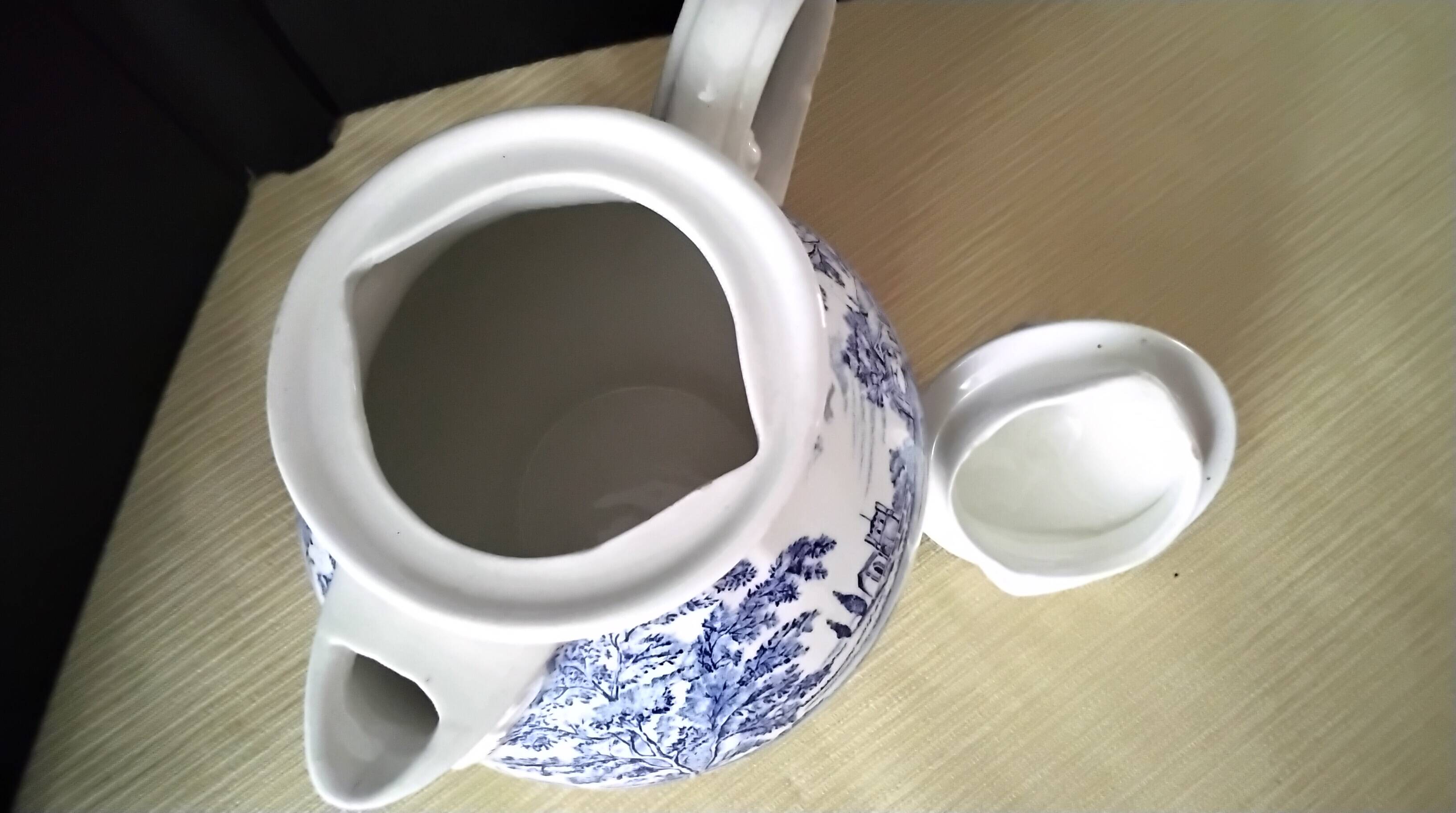 Lunéville earthenware teapot Model "English Style"