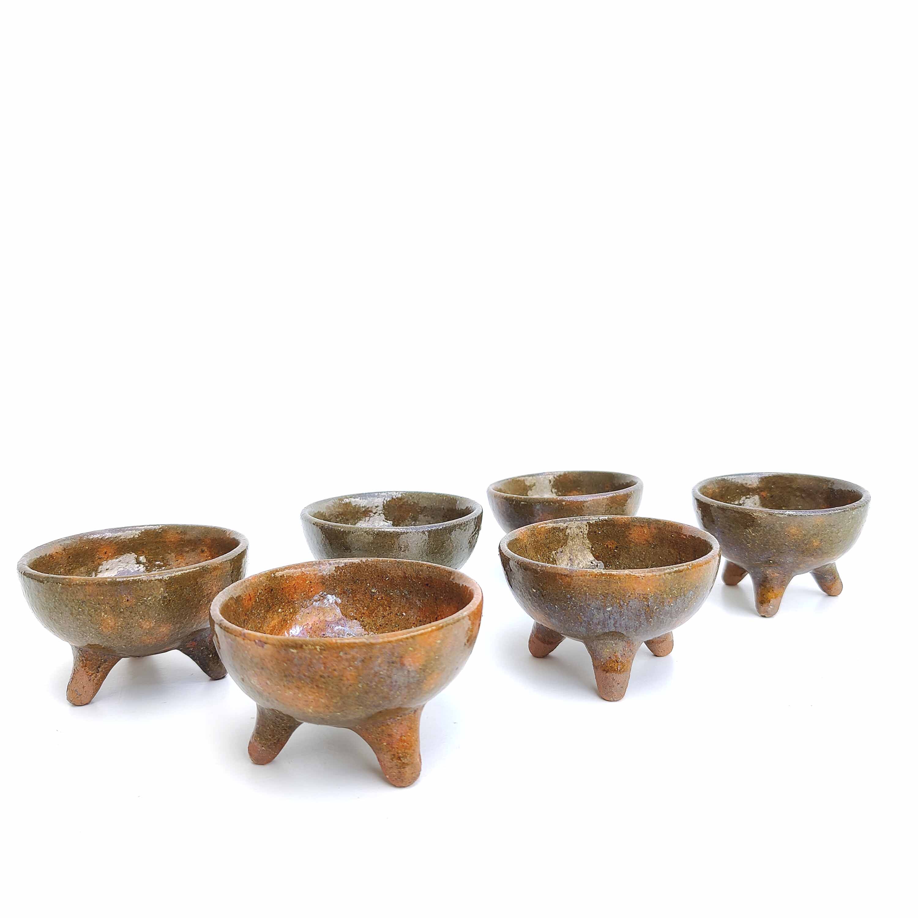 Set 6 bols tripodes terre cuite forme anthropomorphe