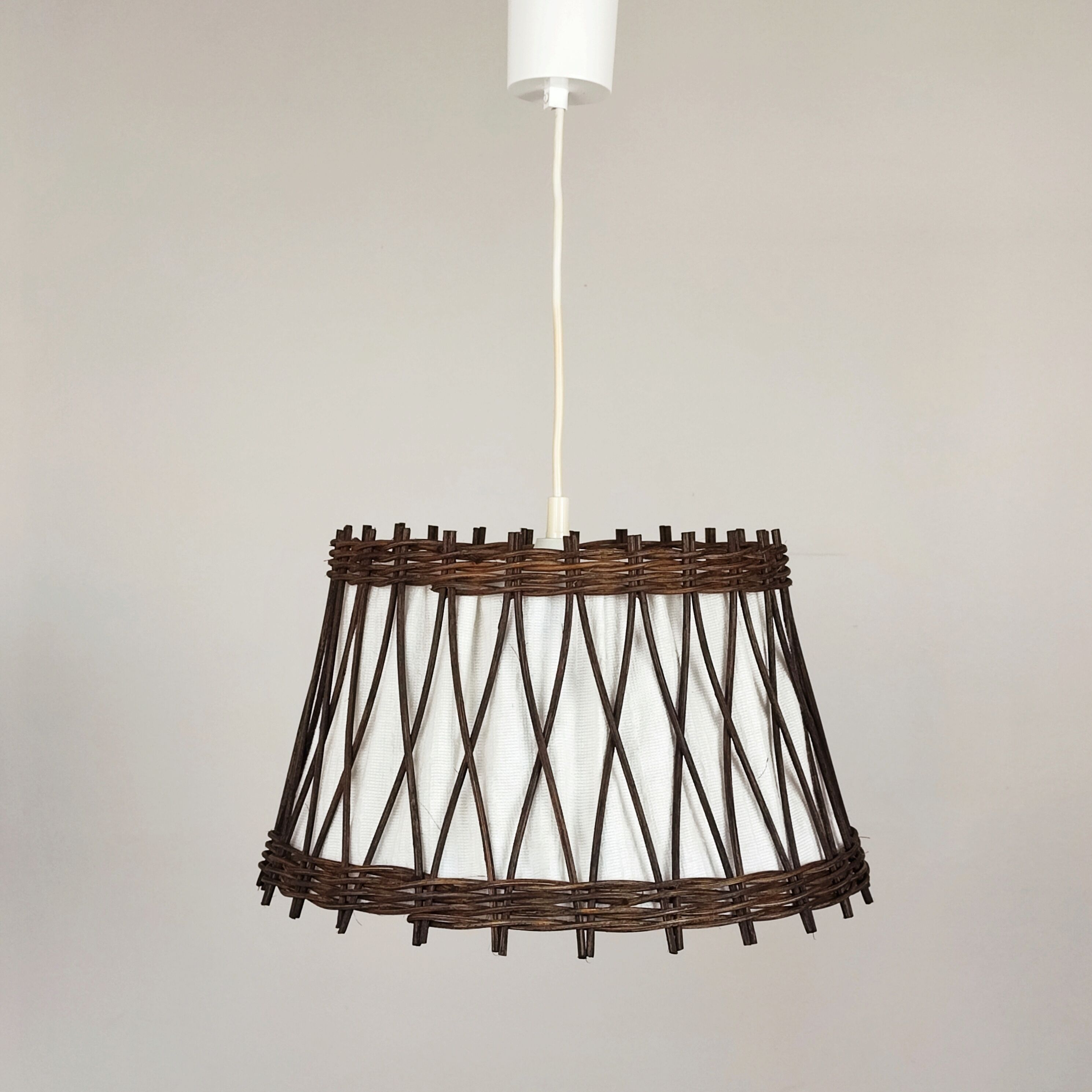 Rattan suspension