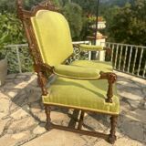 Richly carved solid wood bench in Louis XVI style.