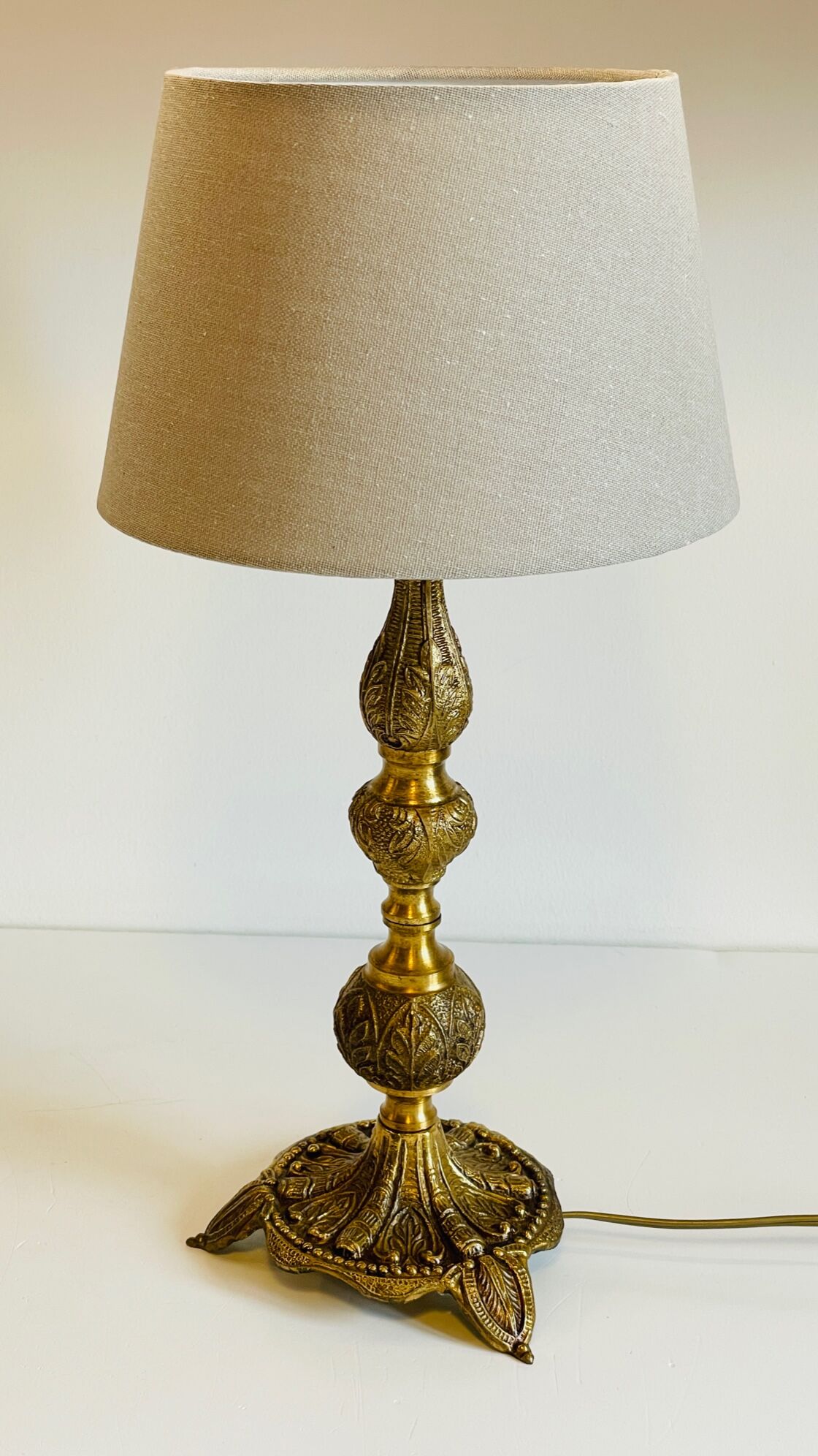 Lamp in brass solid and fabric