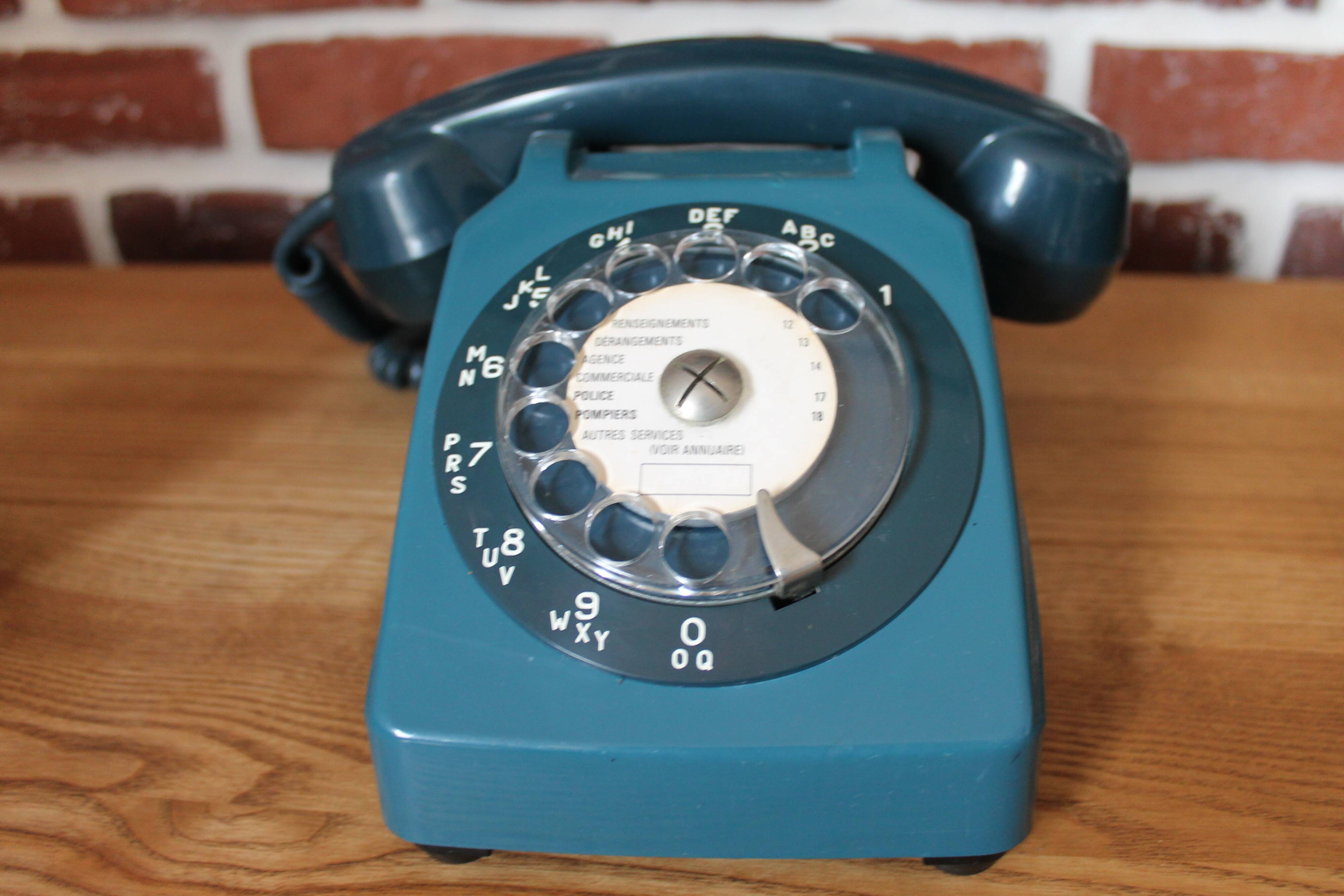 Telephone vintage rotary socotel s63 blue