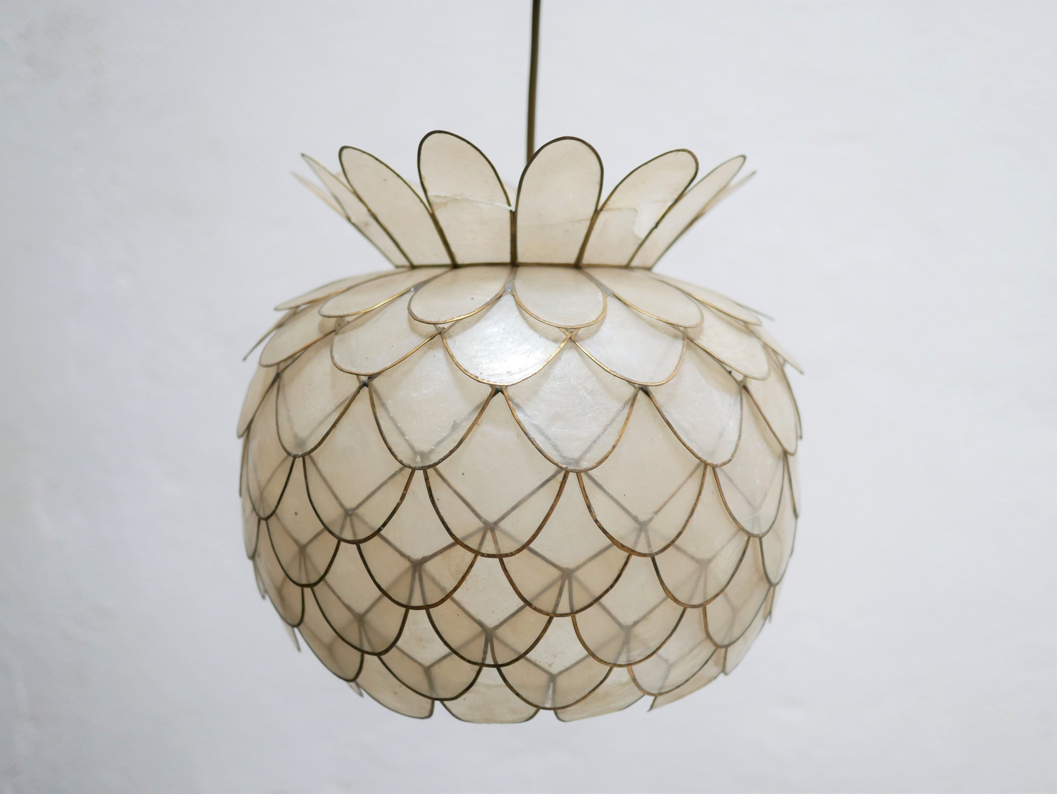 Suspension fleur vintage en nacre