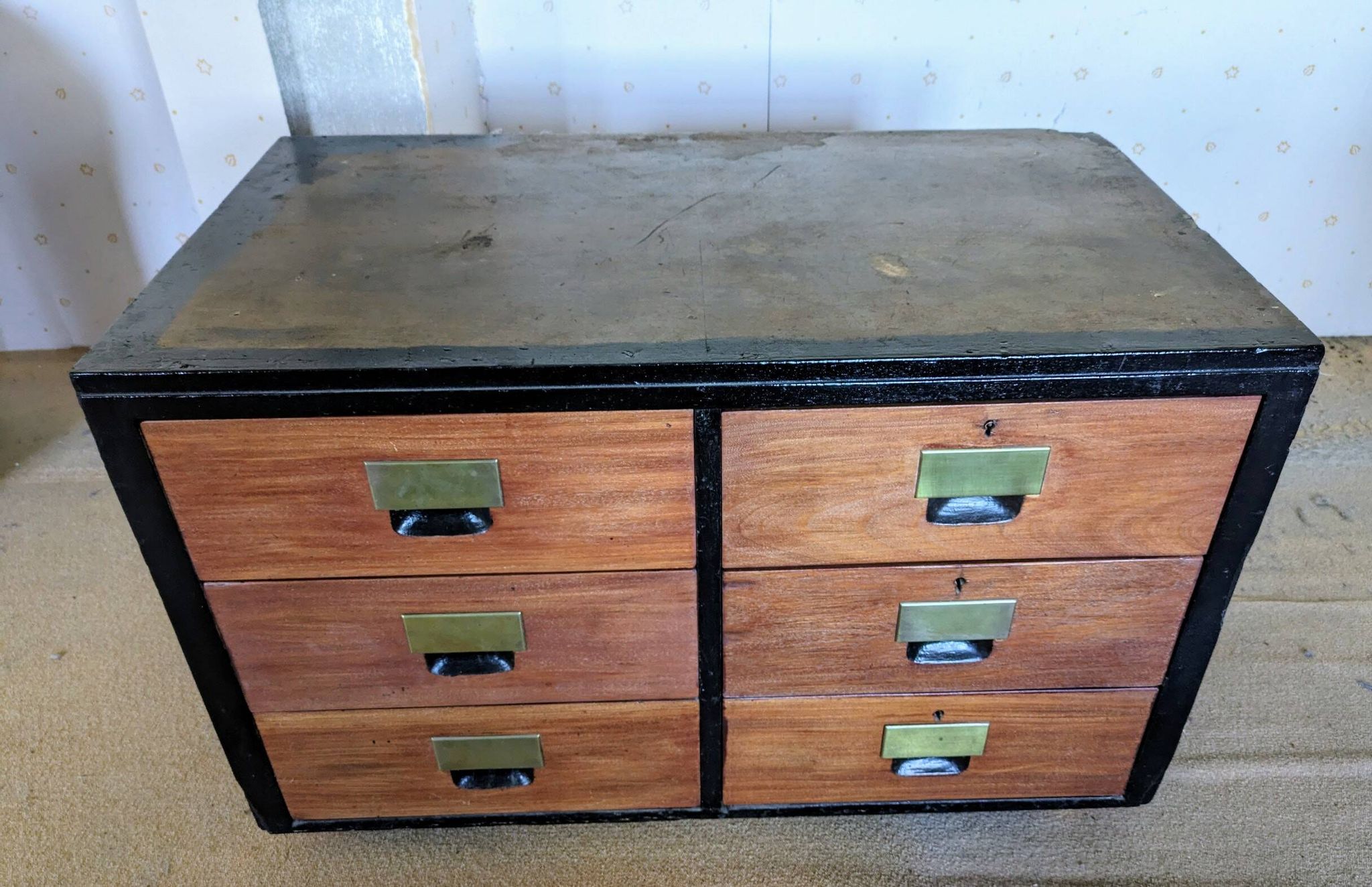 Workshop furniture with drawer units.