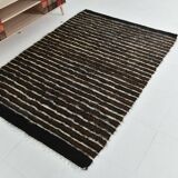 %100 Wool Handwoven Turkish Vintage Kilim Rug, 136x196 Cm