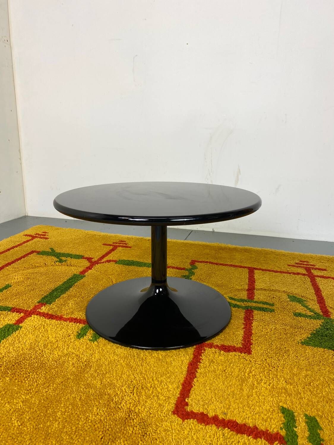 Table Basse d'Appoint Ronde Noire par Pierre Paulin pour Artifort, 1970s