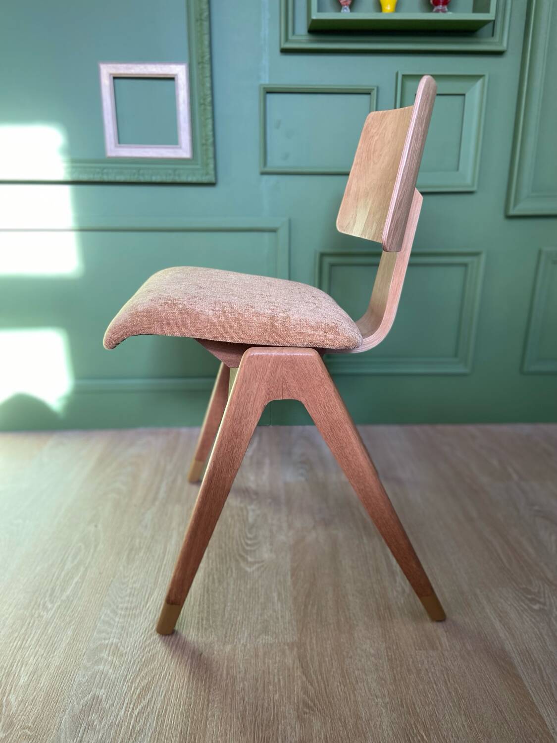 Robin Day Chair