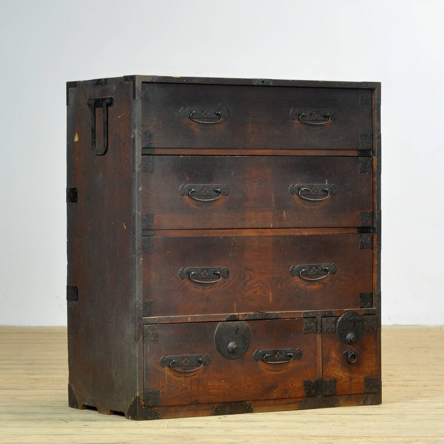 Commode Tansu japonaise, vers 1870