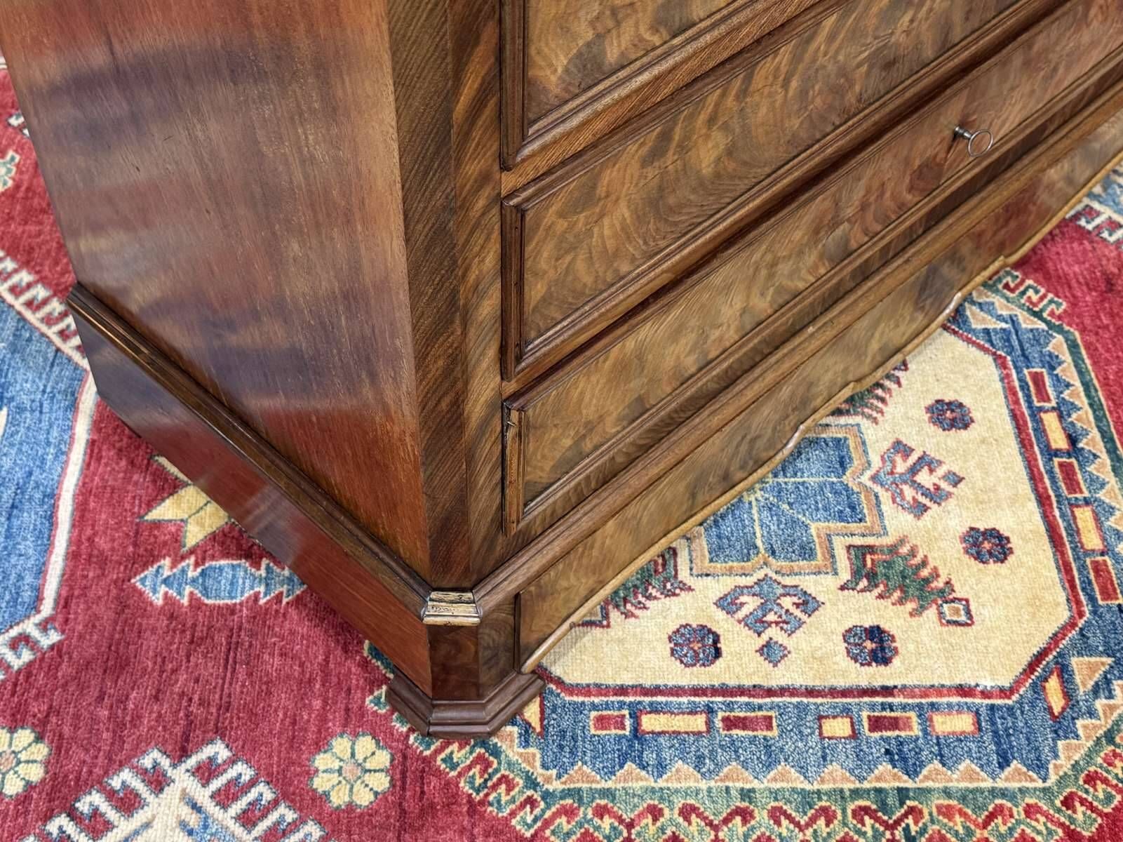 Napoleon III commode in mahogany, oak and with a fine white marble top, late 19th century.