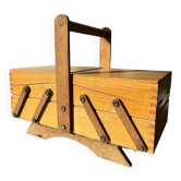 Wooden sewing box - worker