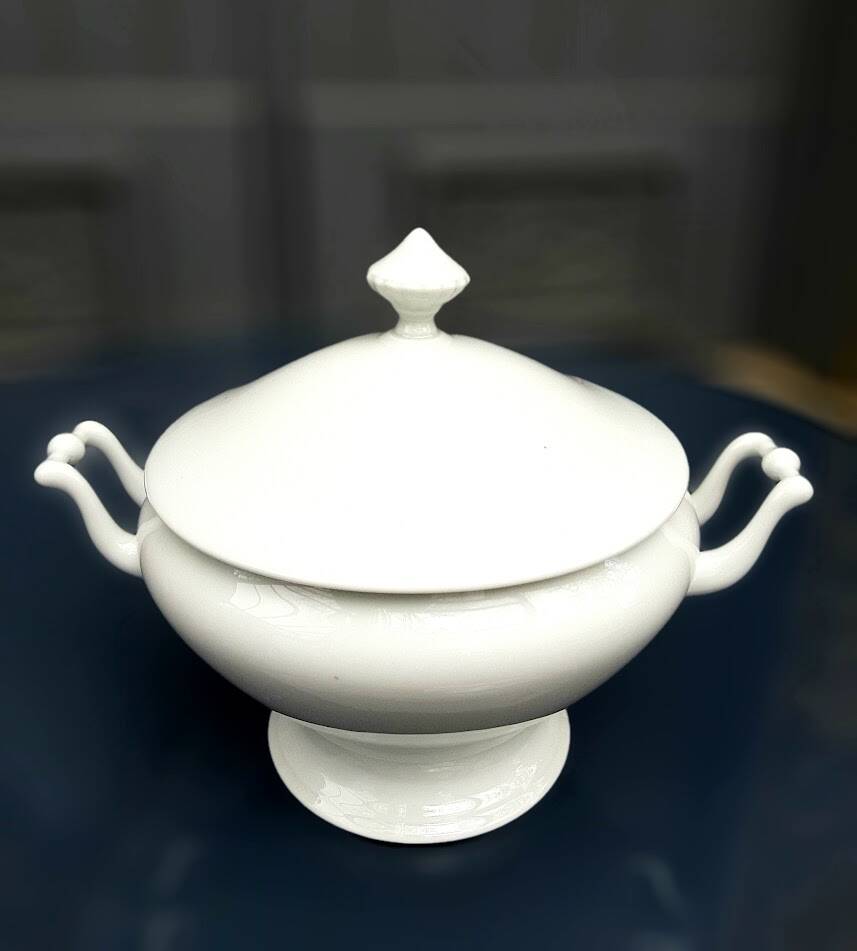 Antique tureen in Limoges porcelain