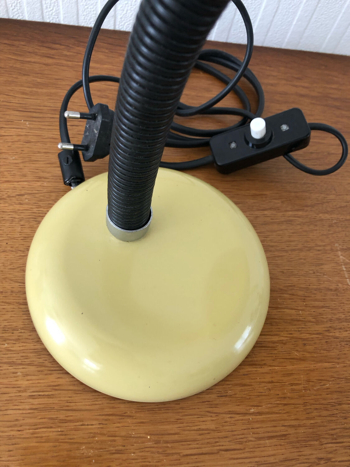 Lampe de bureau vintage métal jaune