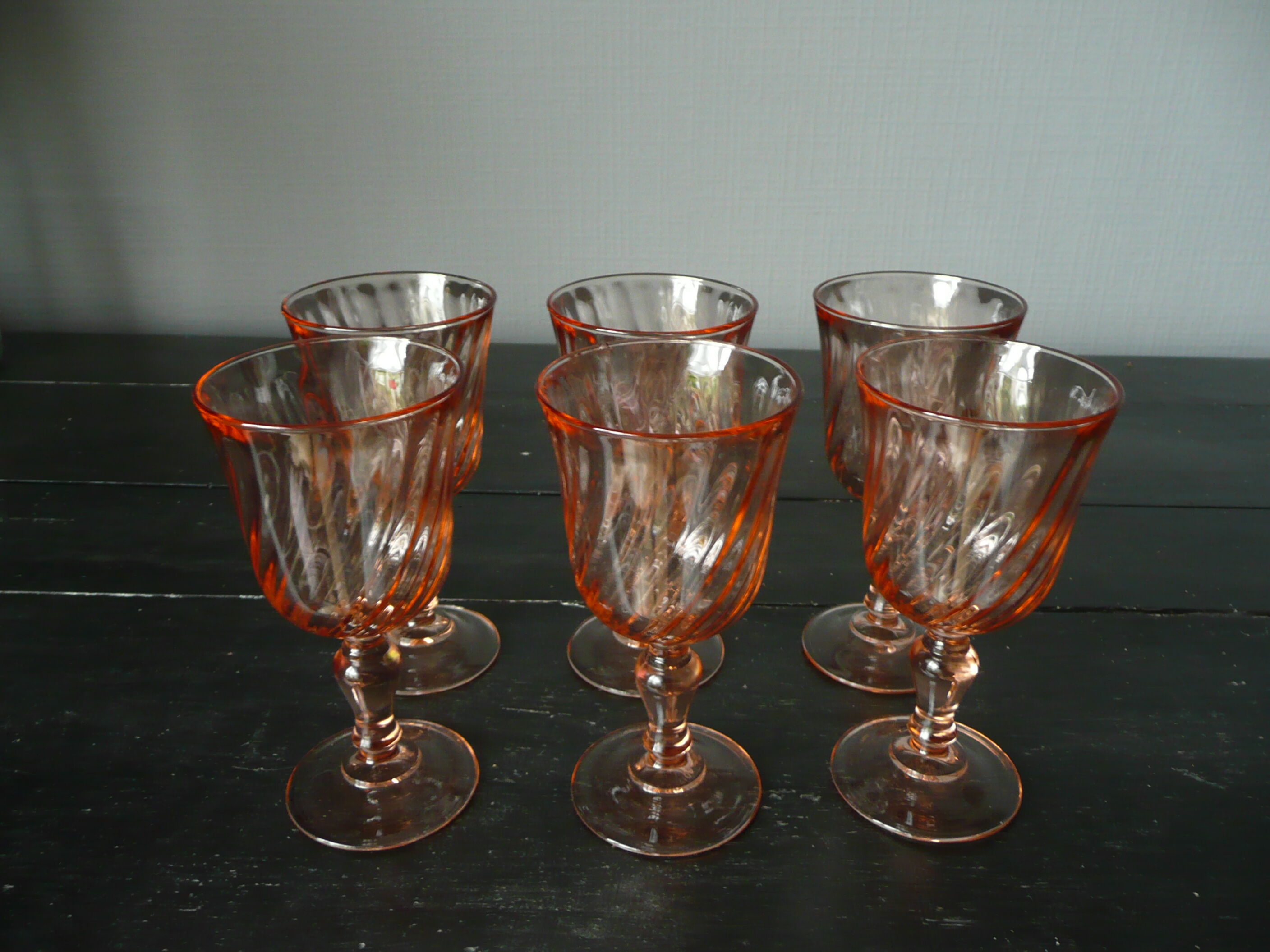 Suite de 6 verres à vin