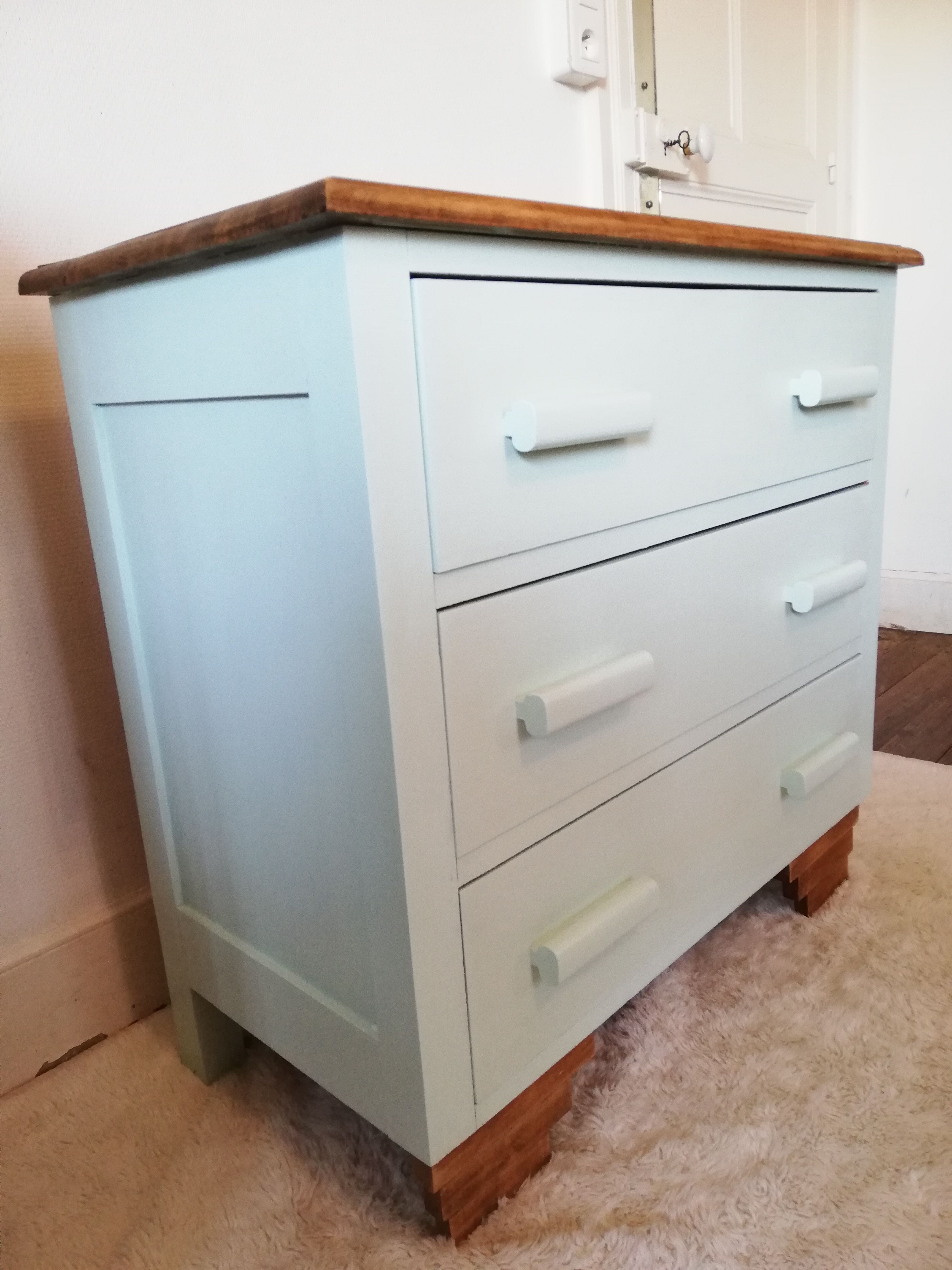 Beautiful art deco 1930 chest of drawers solid wood