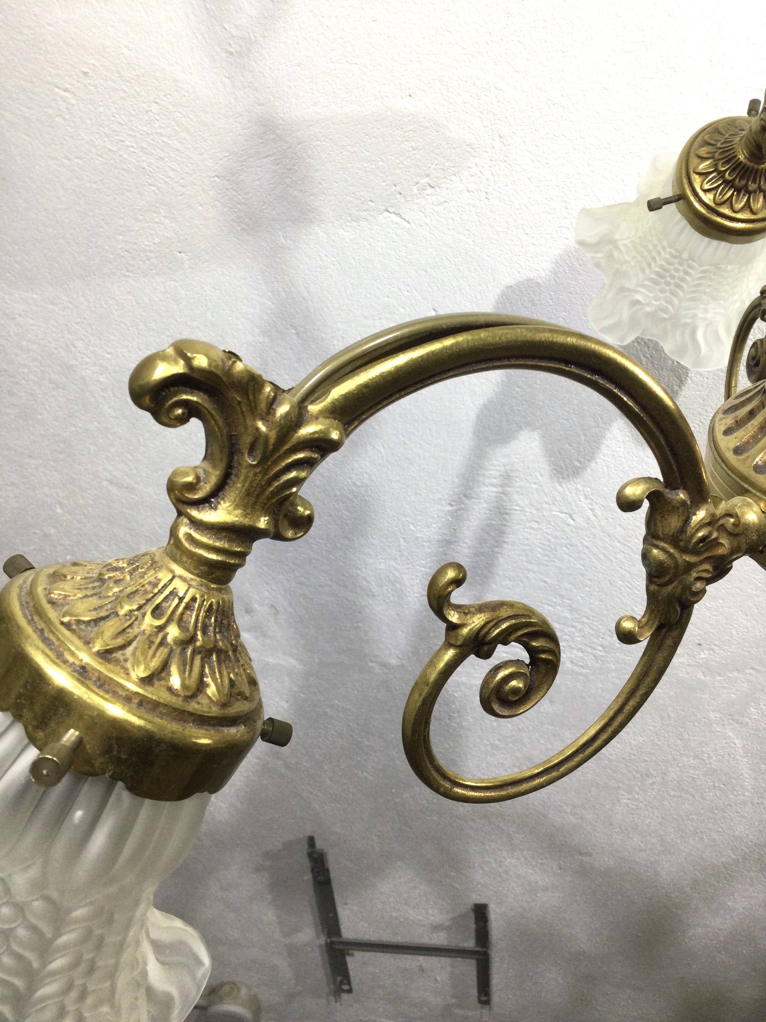 3-light chandelier in bronze and glass tulips