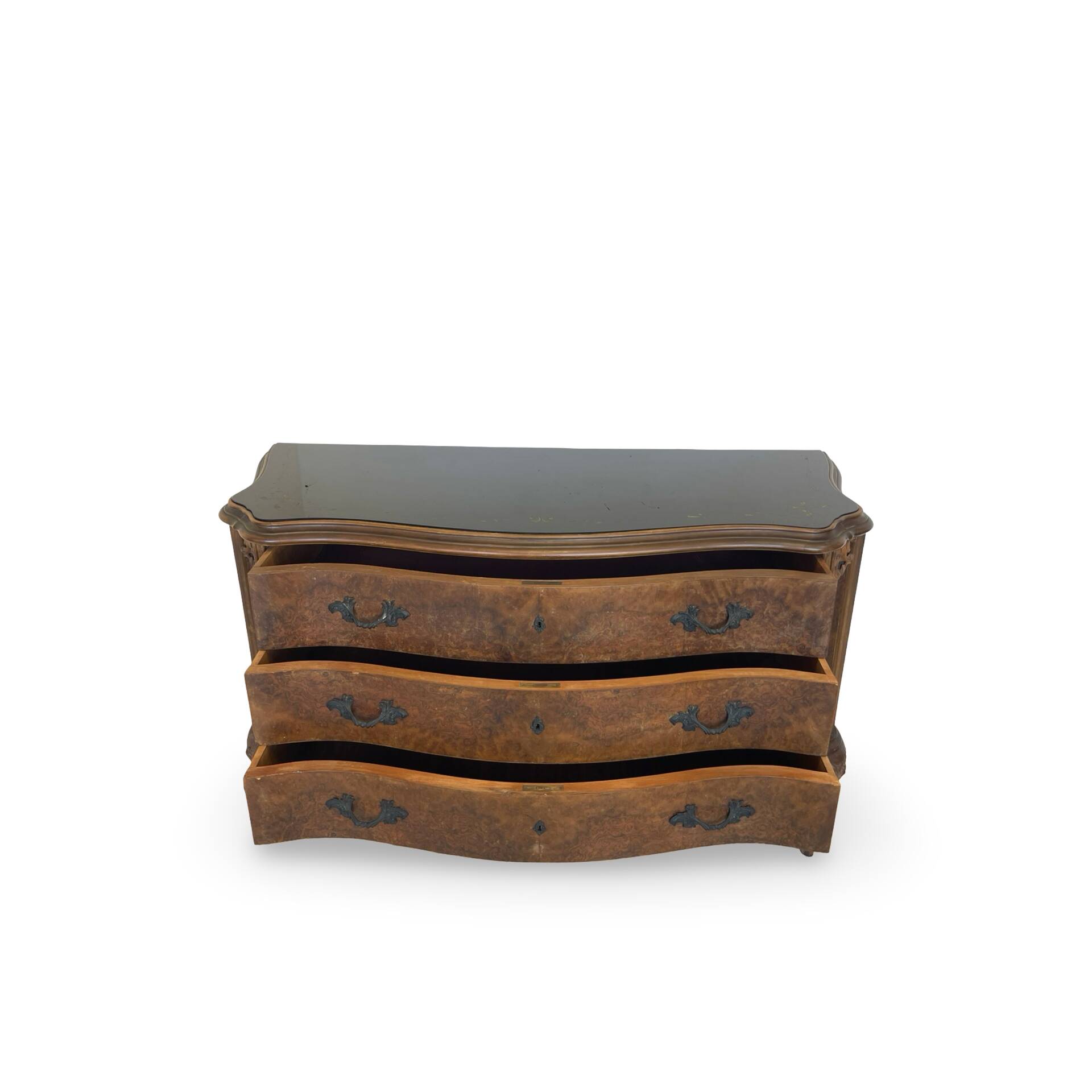 Elegant Italian Louis XV style commode, circa 1940.