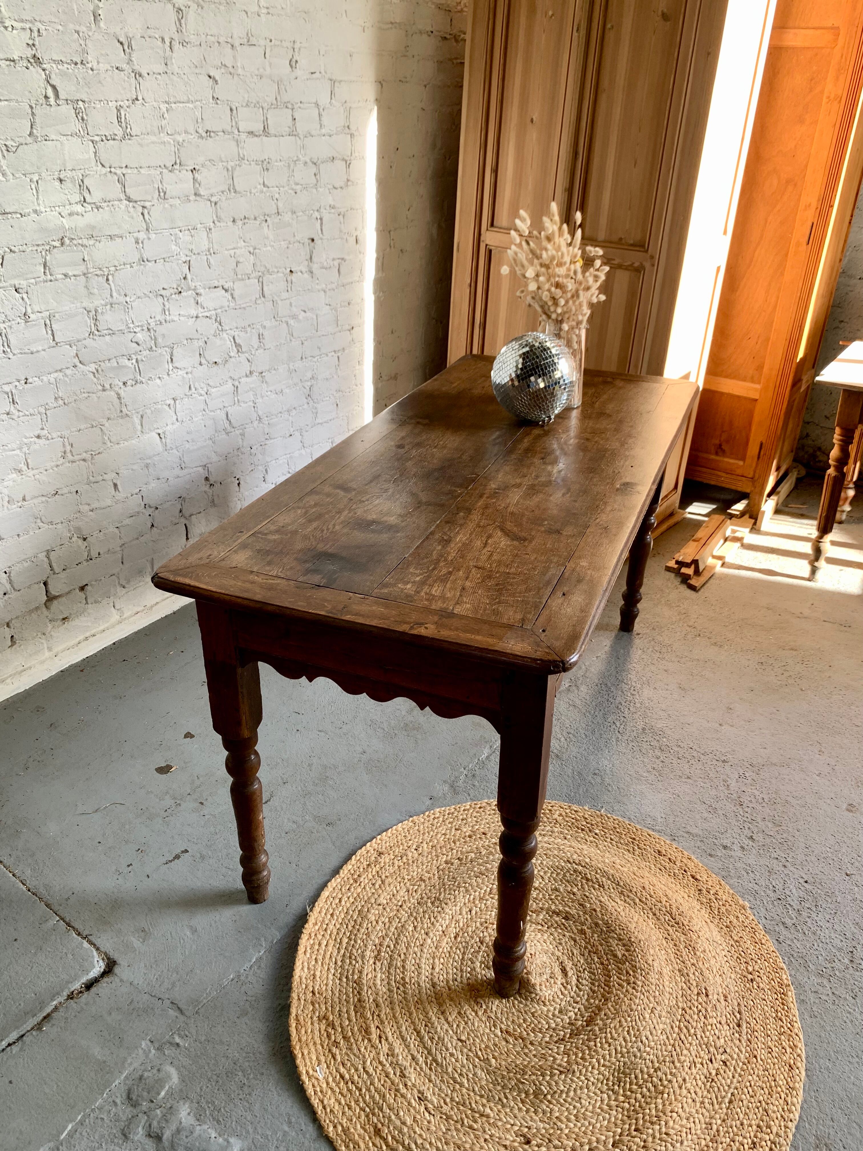 Farm table