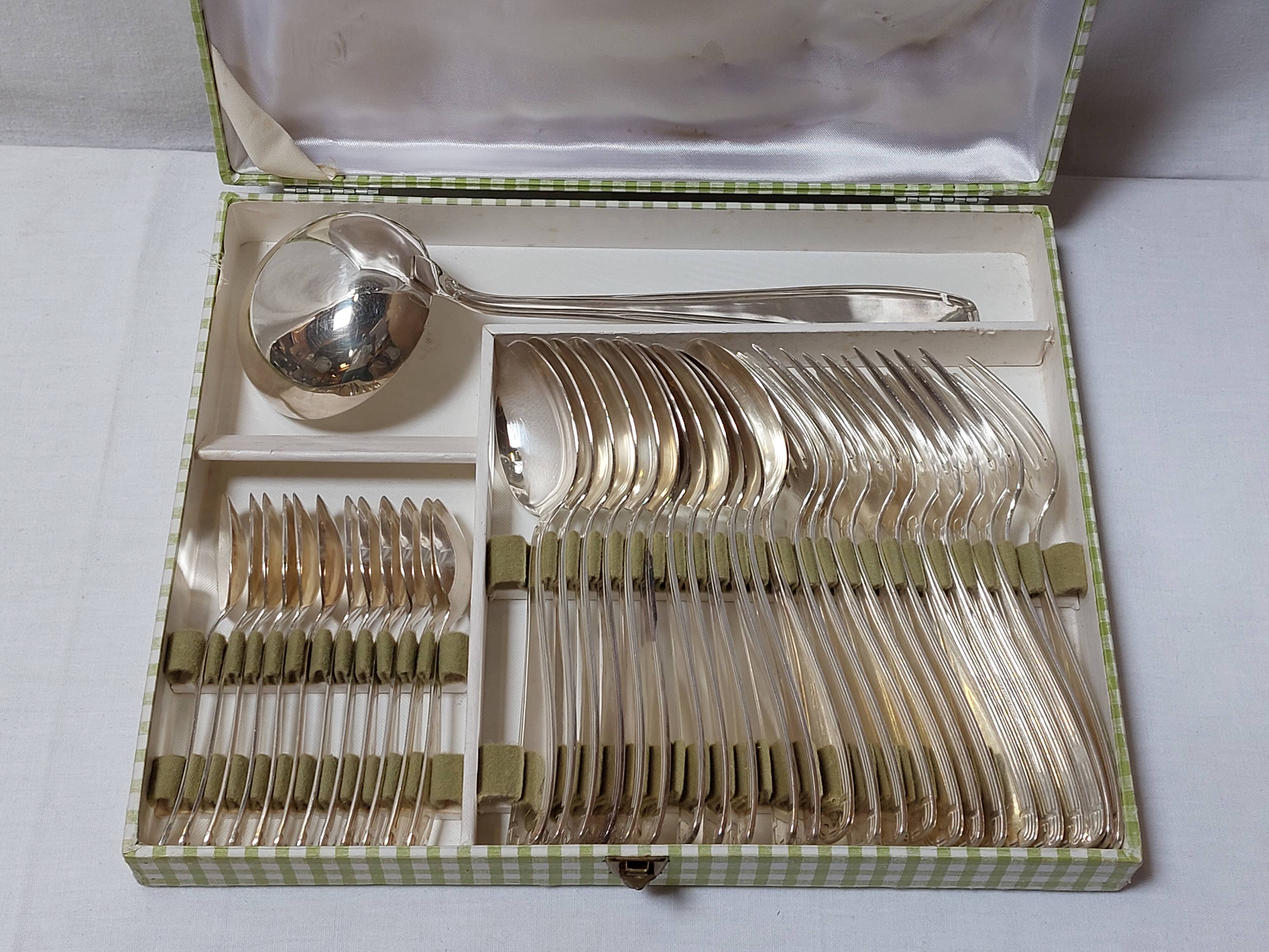 MÉNAGÈRE EN MÉTAL argenté 37 pieces art nouveau vitage EUR 90,00 - FR