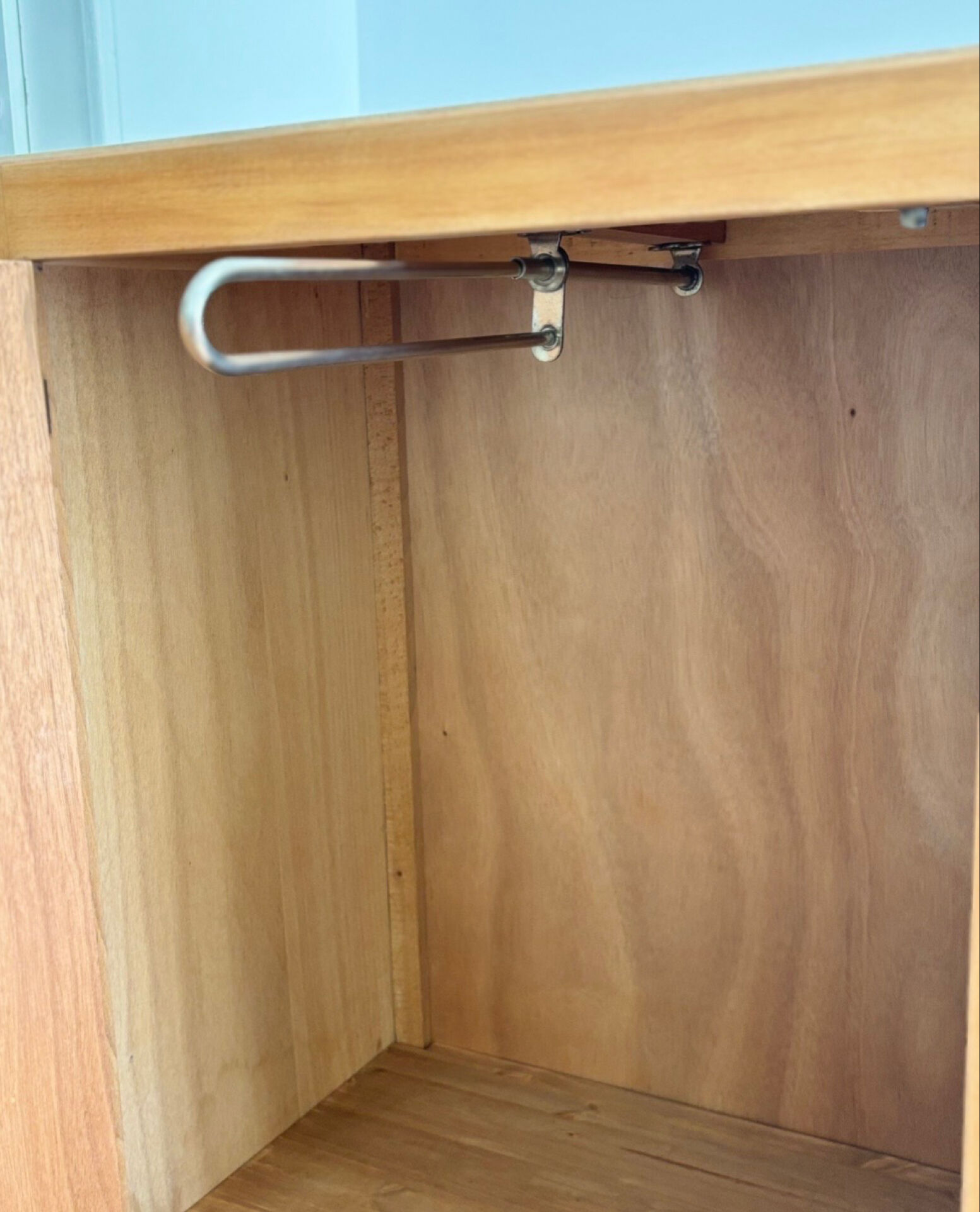 Armoire asymétrique vintage