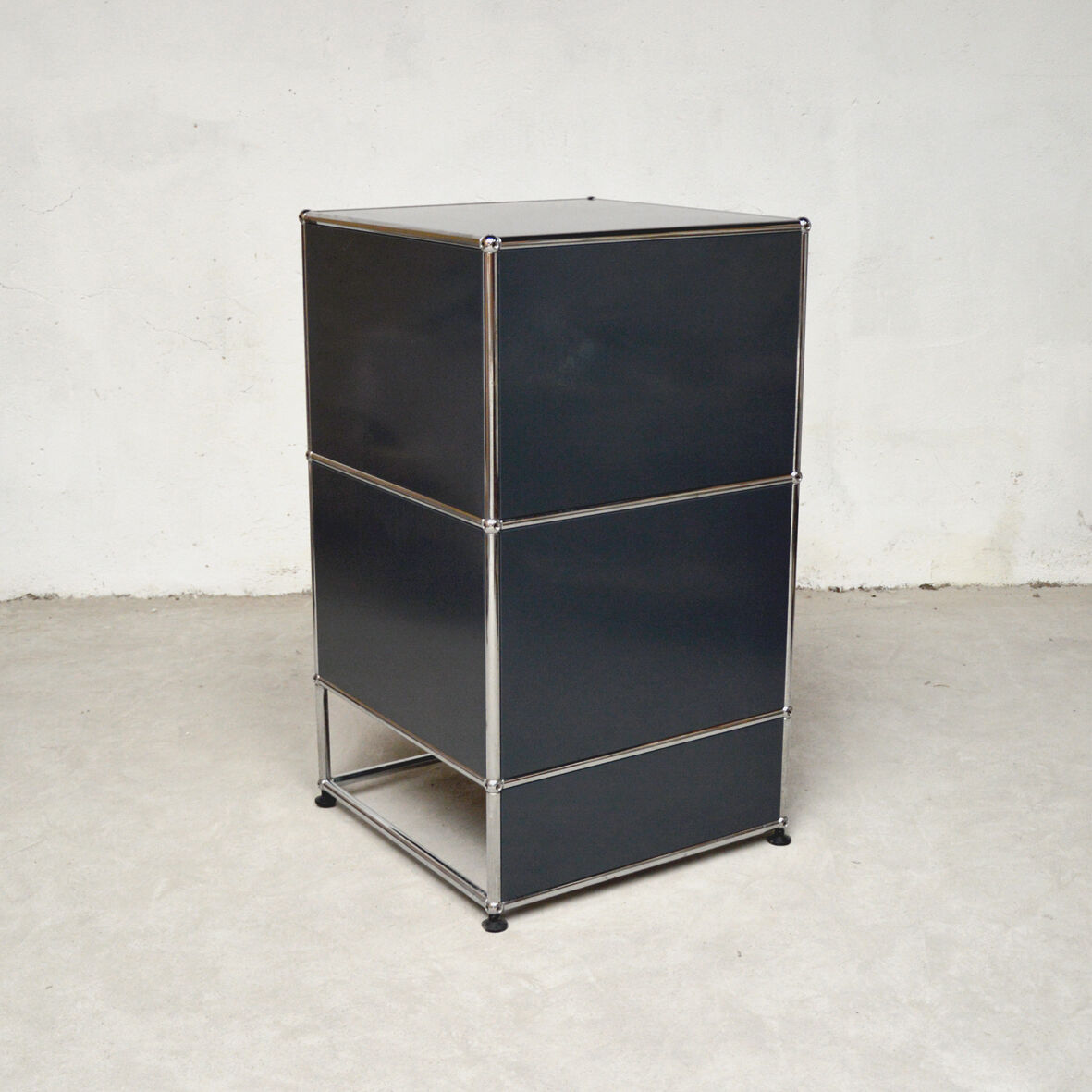 USM Haller storage unit grey