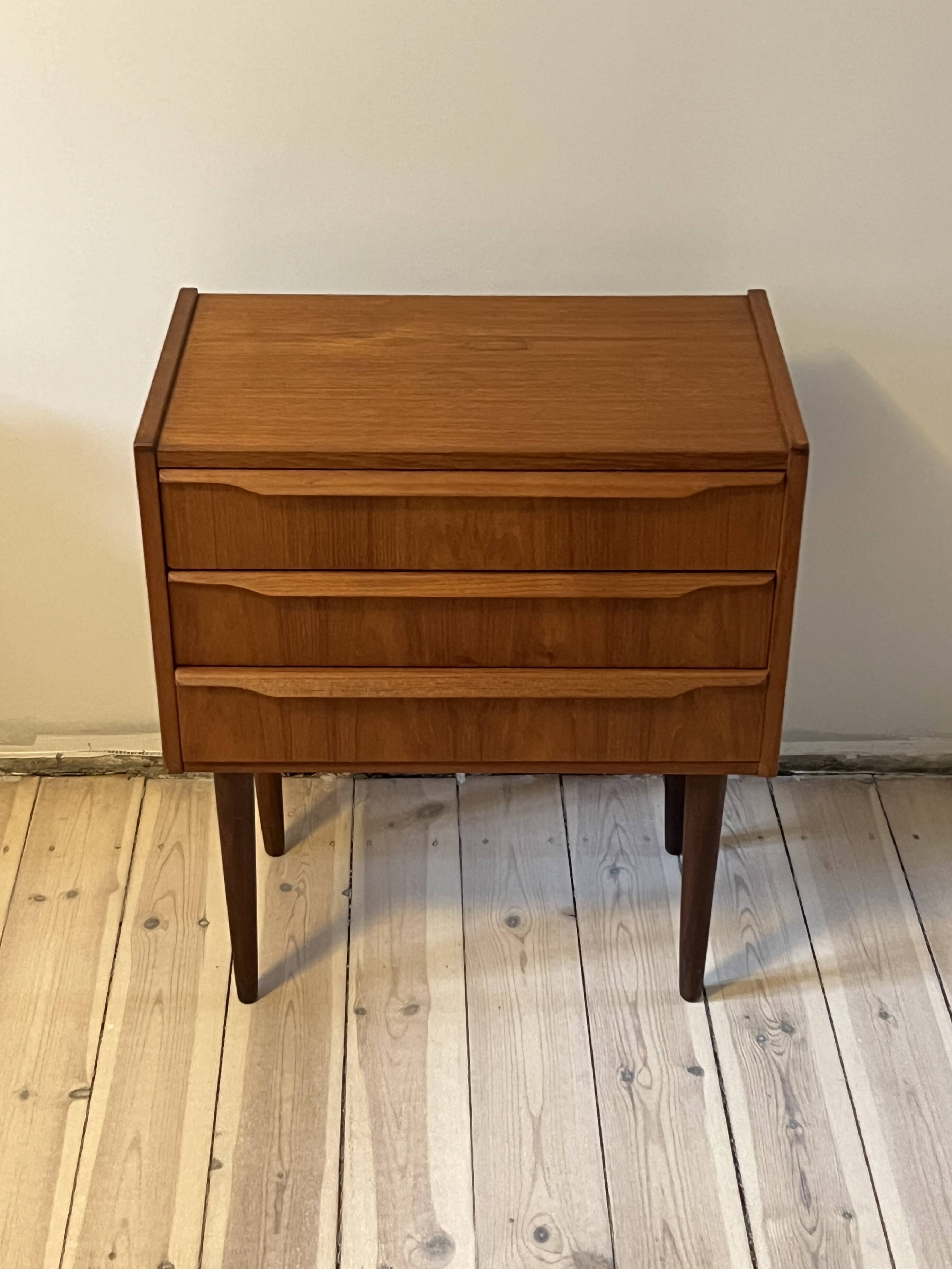Commode vintage danoise des années 1960