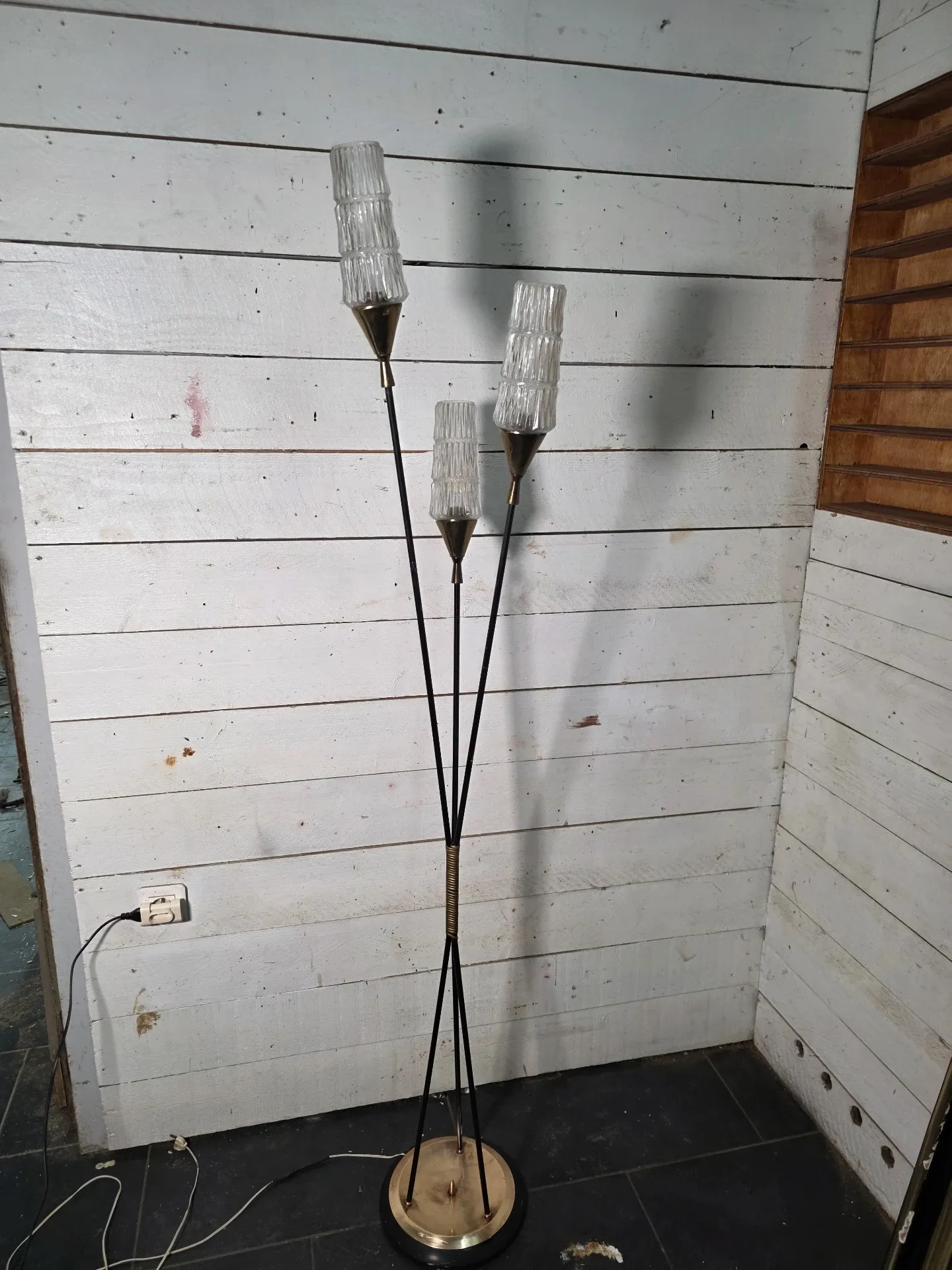 Vintage 3-light floor lamp from the 1960s.
