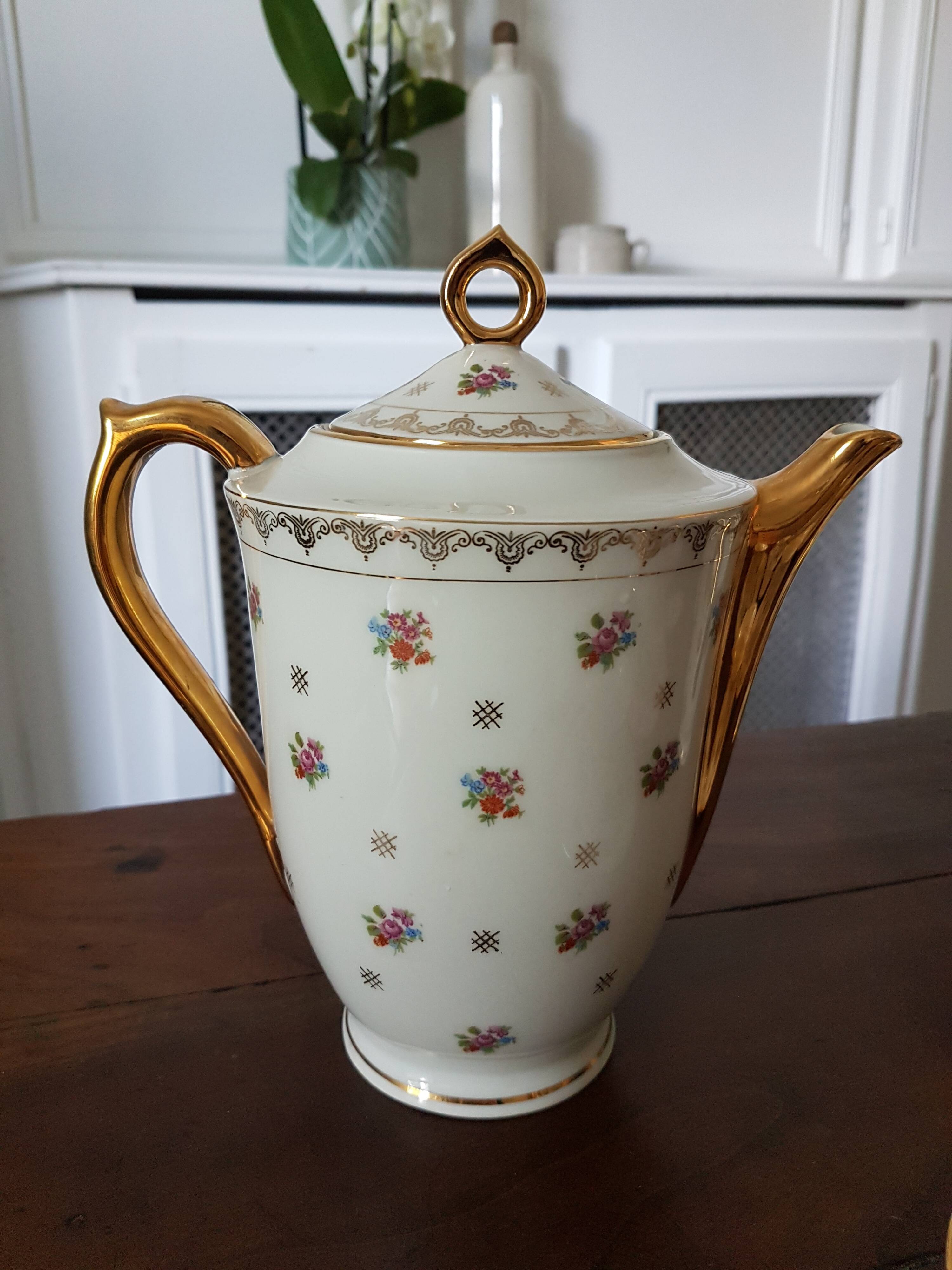 Tea or coffee service