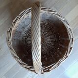 Round wicker basket from the Villaines les rochers cooperative