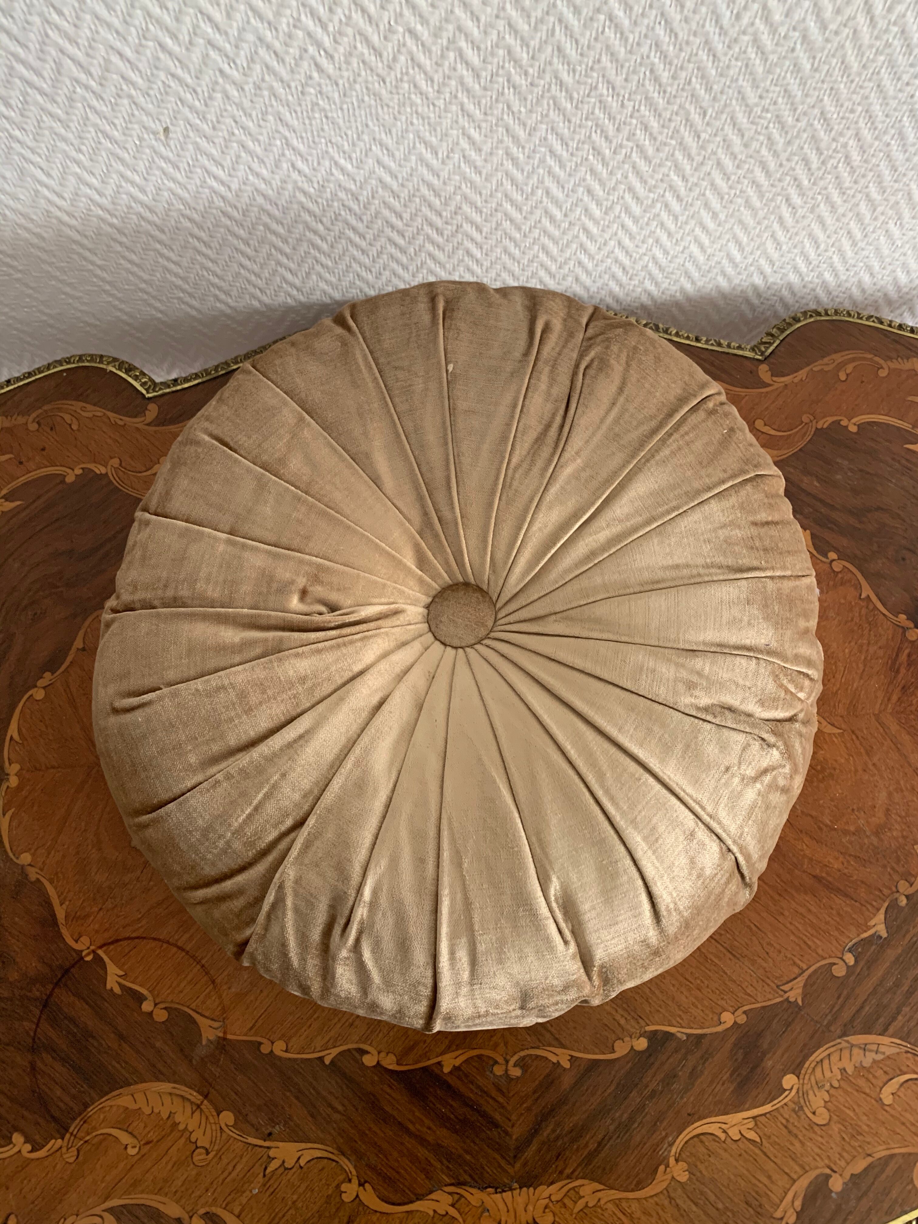 Gold lamé round velvet cushion
