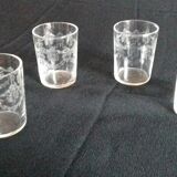 Set of 8 engraved glasses