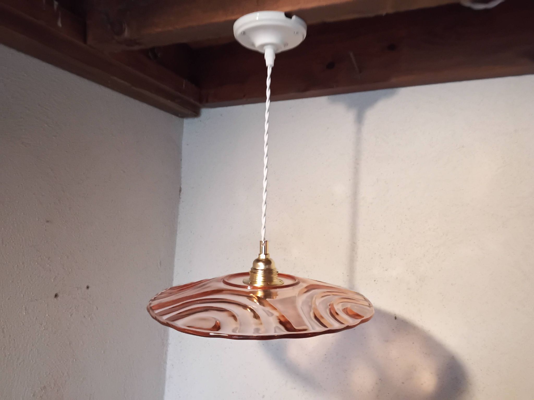 Suspension vintage en verre rose