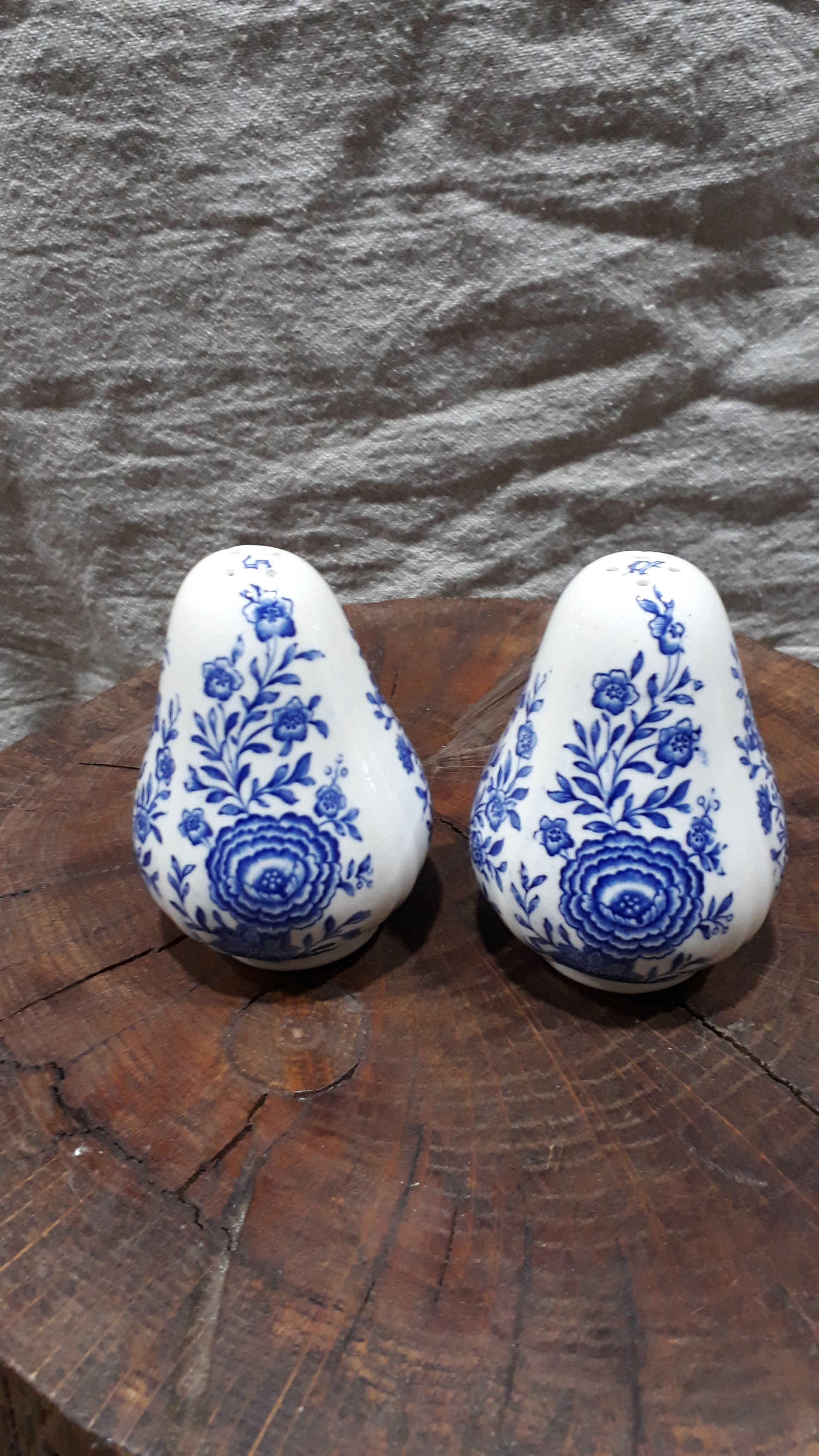 Duo salt and pepper shaker in porcelain villeroy and boch burgenland