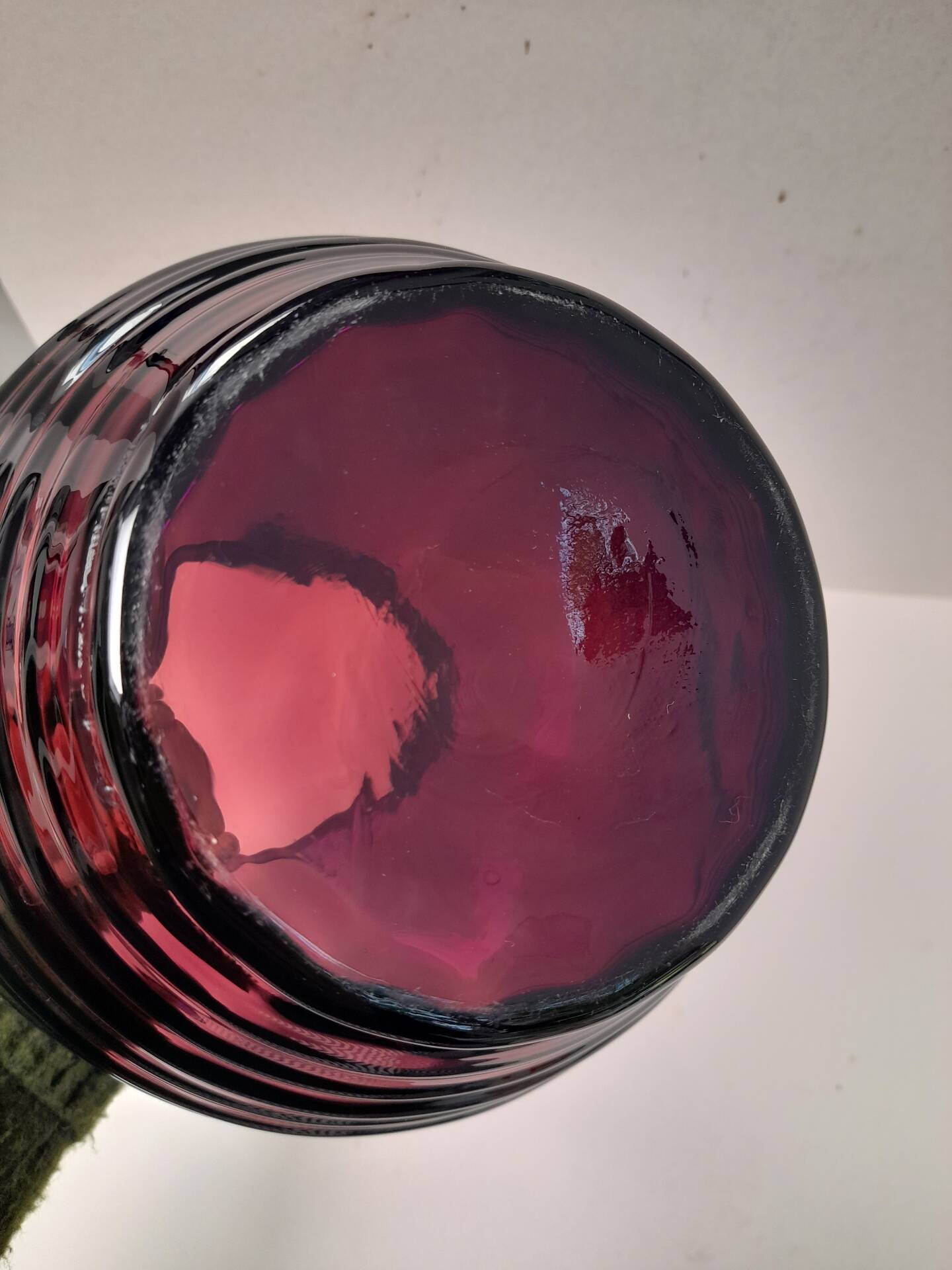 Beautiful Doyen Art Deco vase in burgundy glass.