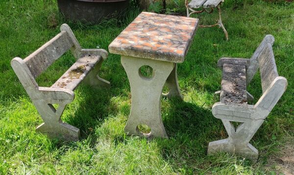 Ancien petit salon de jardin d'enfants