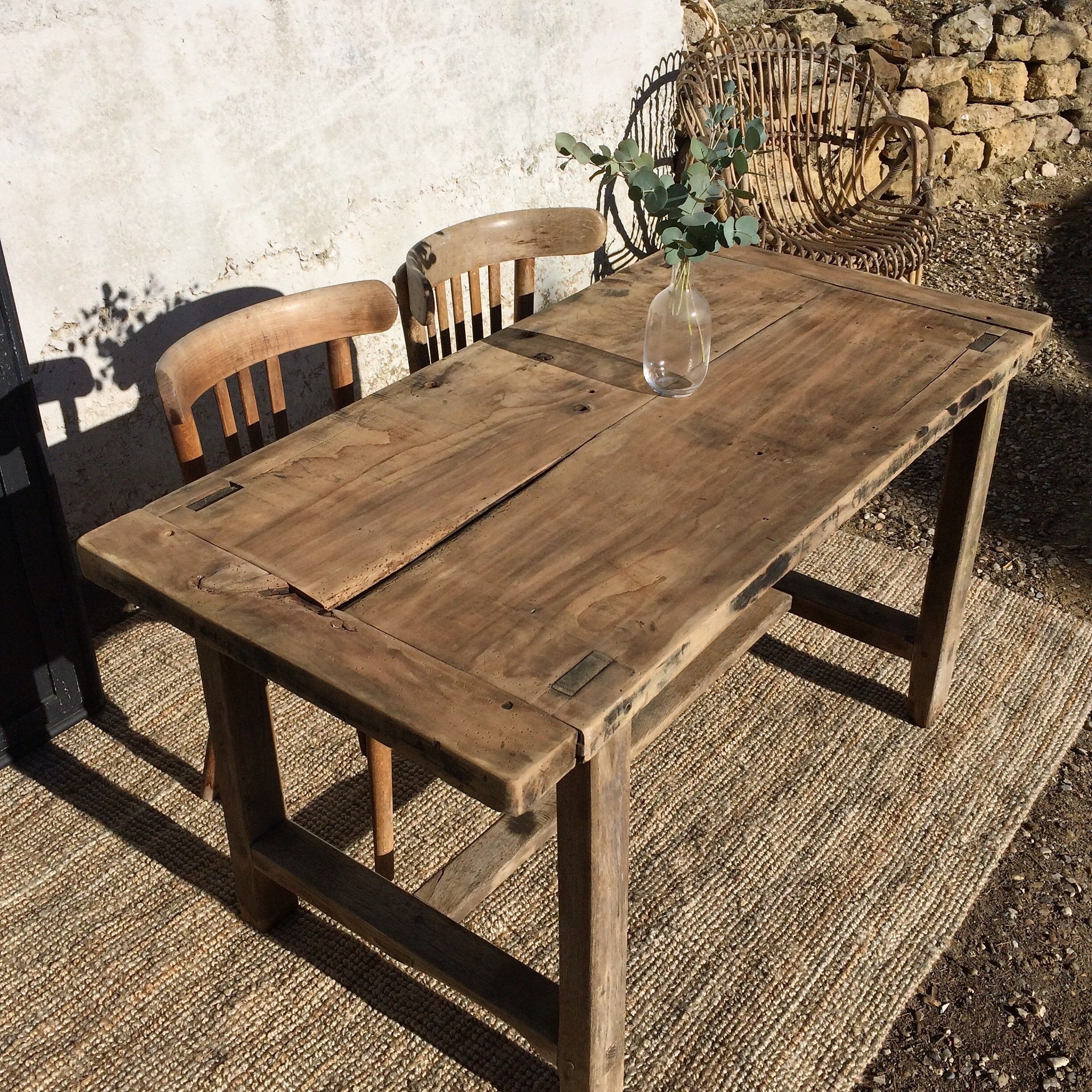 Table de ferme rustique